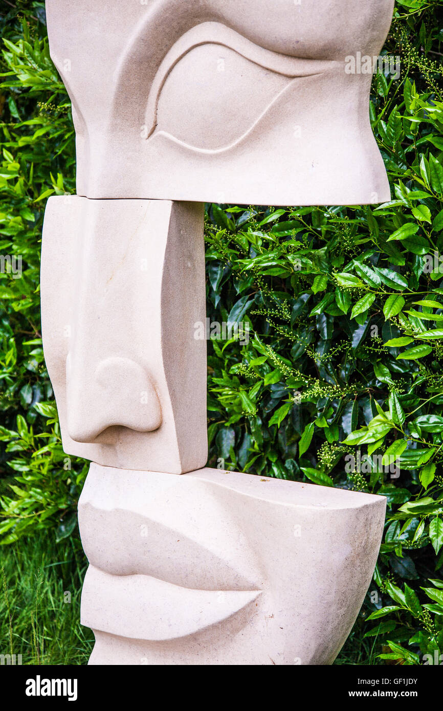 Sculpture à Kingham Oxfordshire Artweeks Lodge pendant 2016 par James Conolly. Banque D'Images