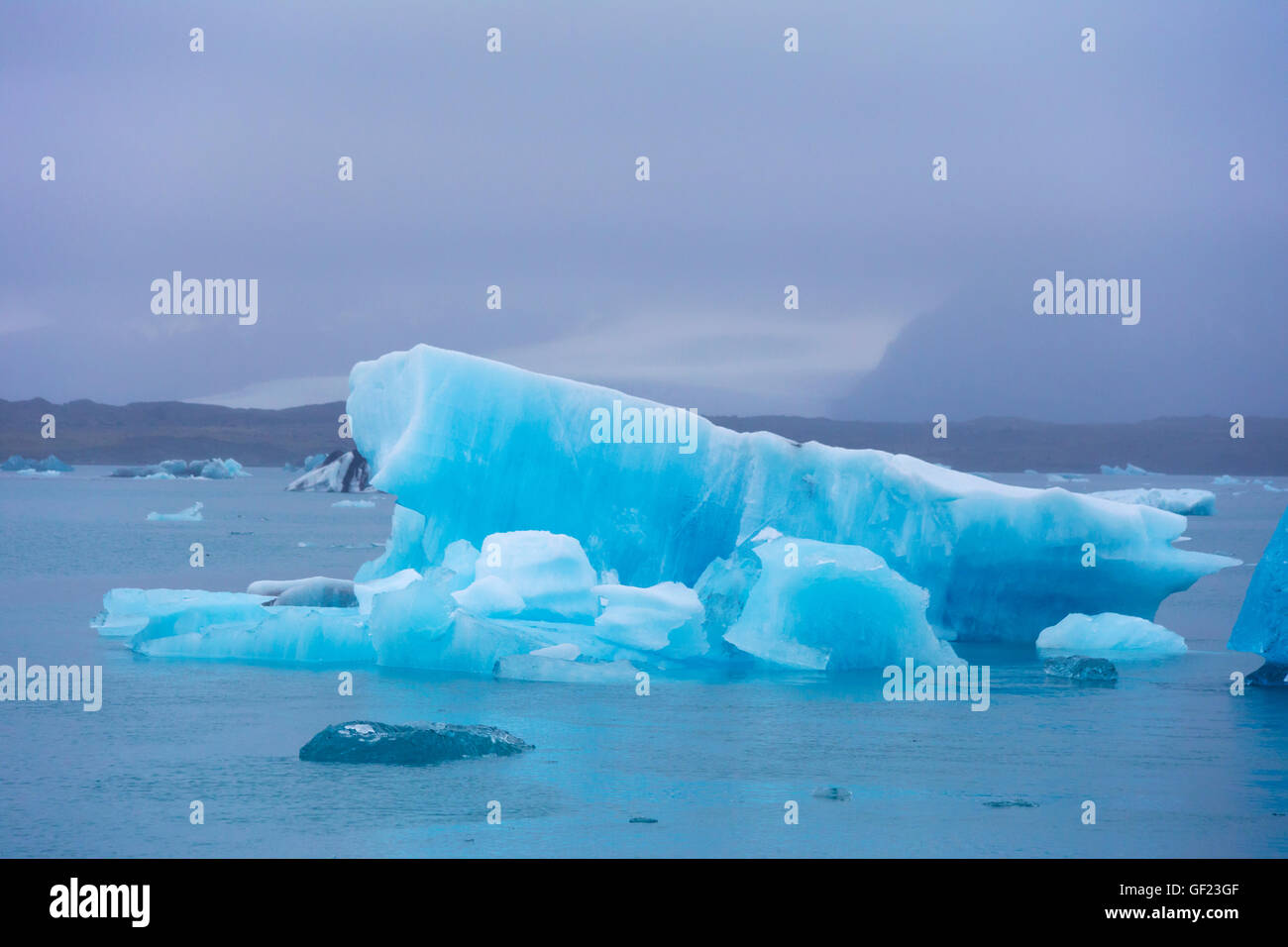 Les icebergs bleu lagon Jokulsarlon Islande LA008854 Banque D'Images