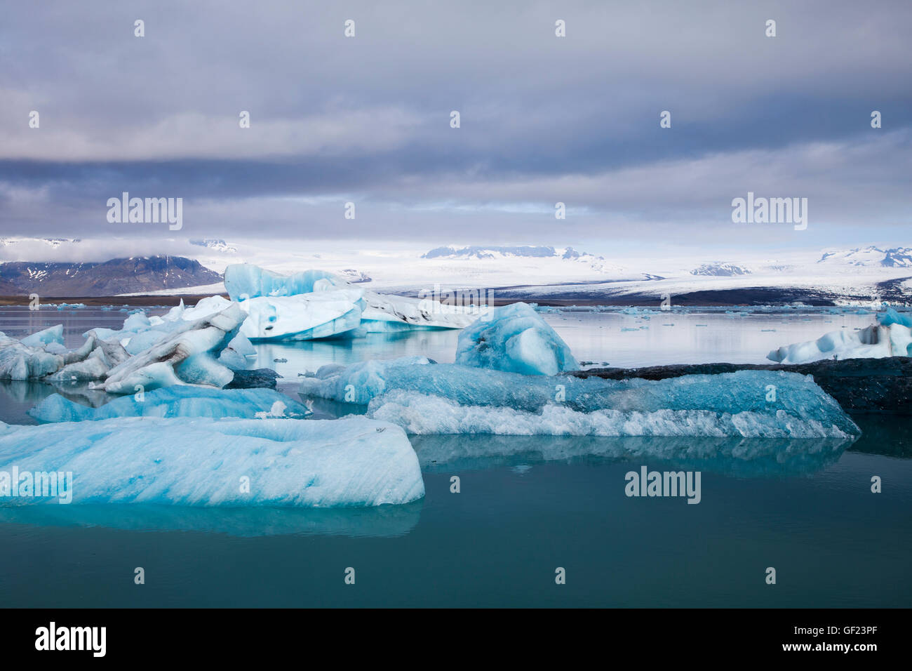 Les icebergs bleu lagon Jokulsarlon Islande LA008865 Banque D'Images
