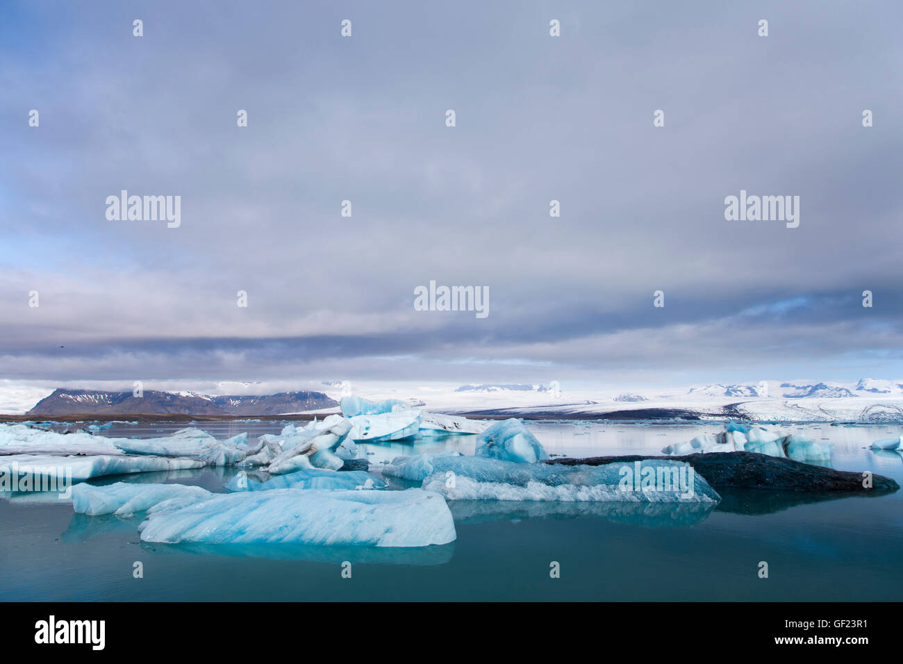 Les icebergs bleu lagon Jokulsarlon Islande LA008866 Banque D'Images