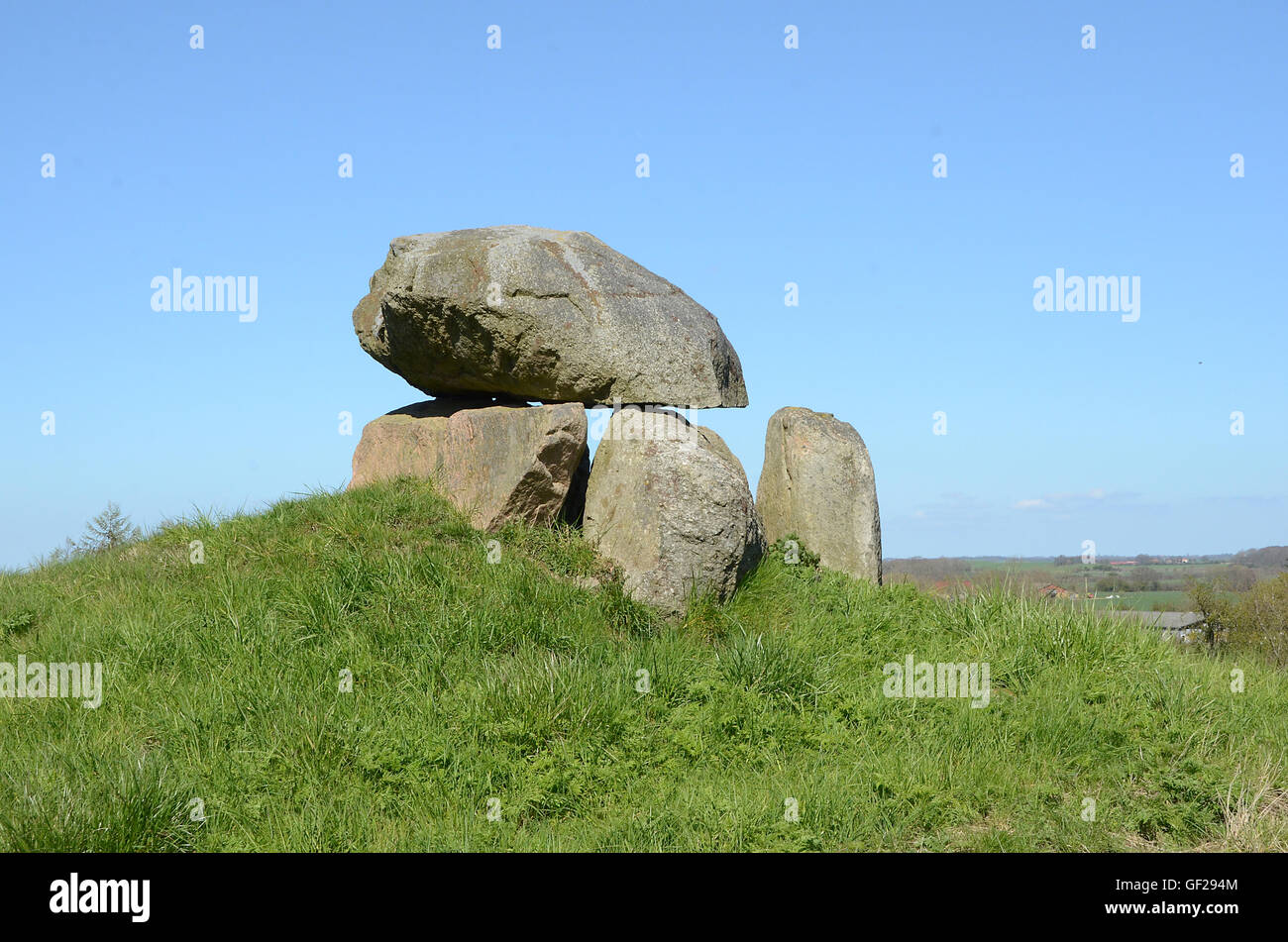 Barrow ronde sur une colline. Banque D'Images