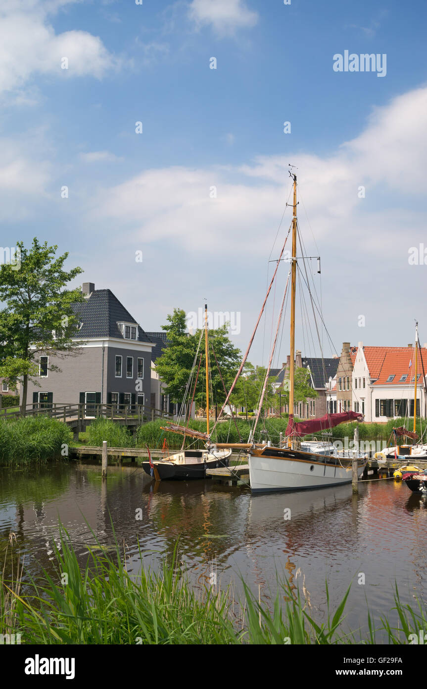 Bateaux amarrés dans la marina, Landal Sluftervallei Anjum, Frise, Pays-Bas  Photo Stock - Alamy