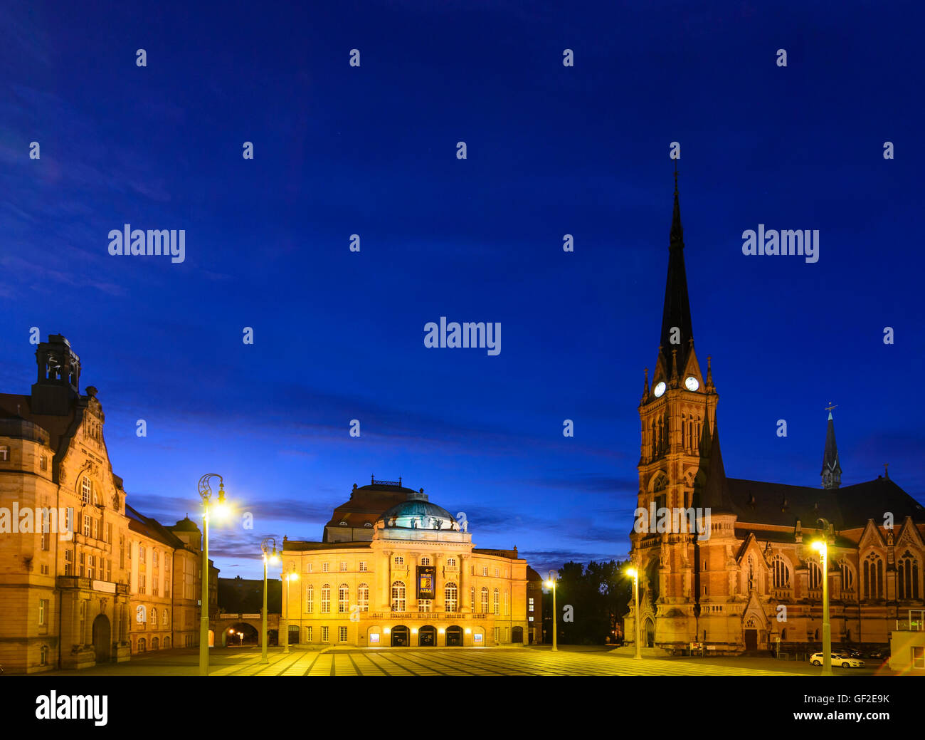 Chemnitz : Place du Théâtre avec les collections d'art, de l'Opéra de Chemnitz et Eglise St Peter, Allemagne, Sachsen, Texas, United States Banque D'Images