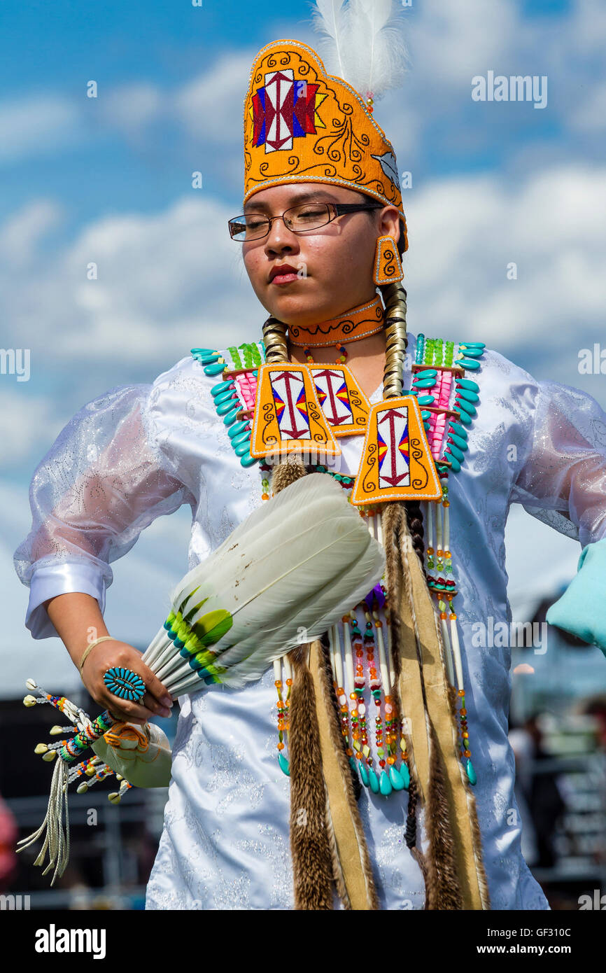 Regal à la Native American Woman. Banque D'Images