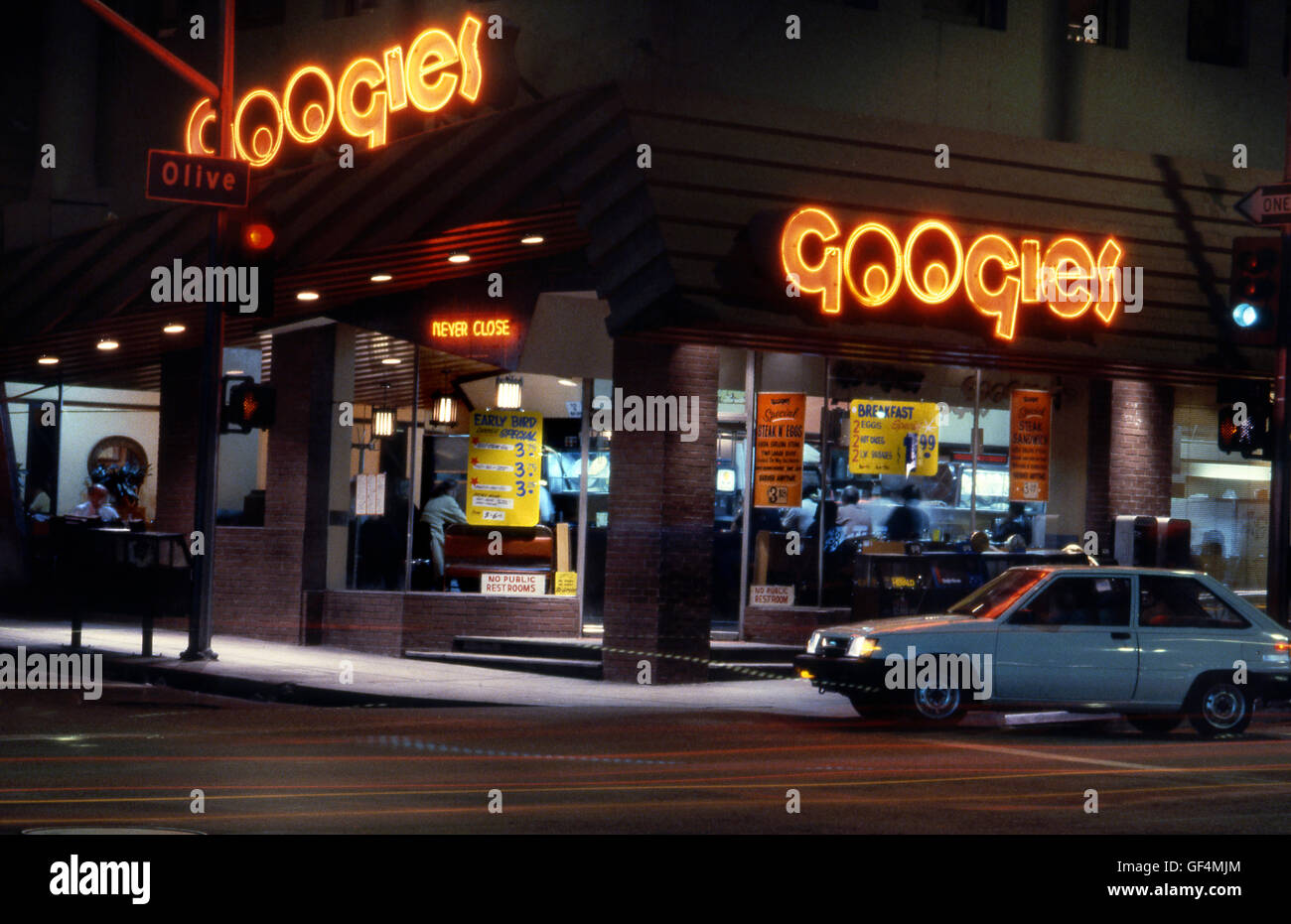 Googies diner dans le centre-ville de Los Angeles Banque D'Images