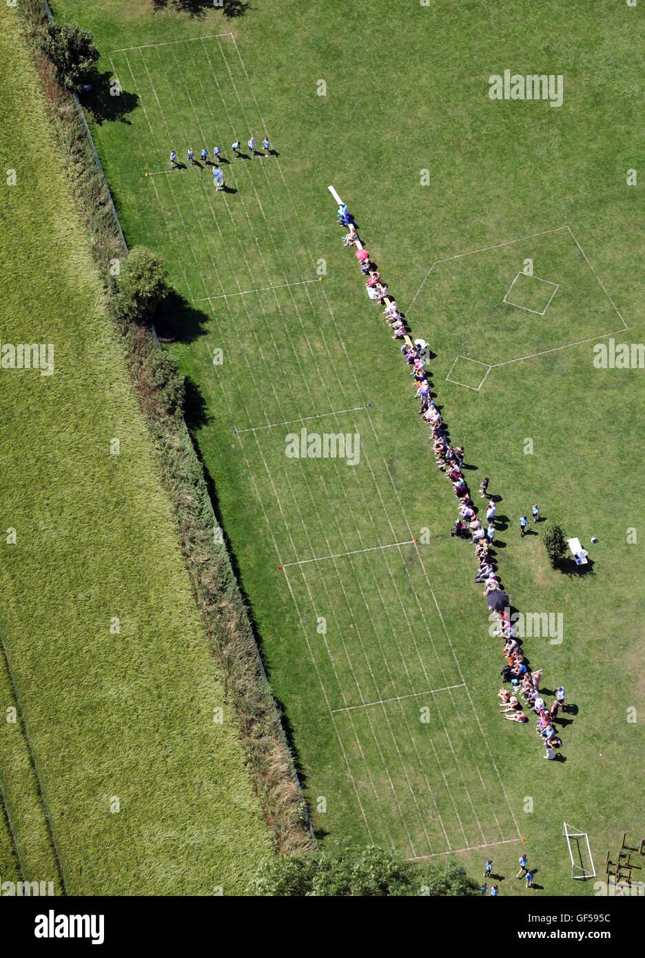 Vue aérienne d'une journée du sport scolaire typiquement anglais Banque D'Images