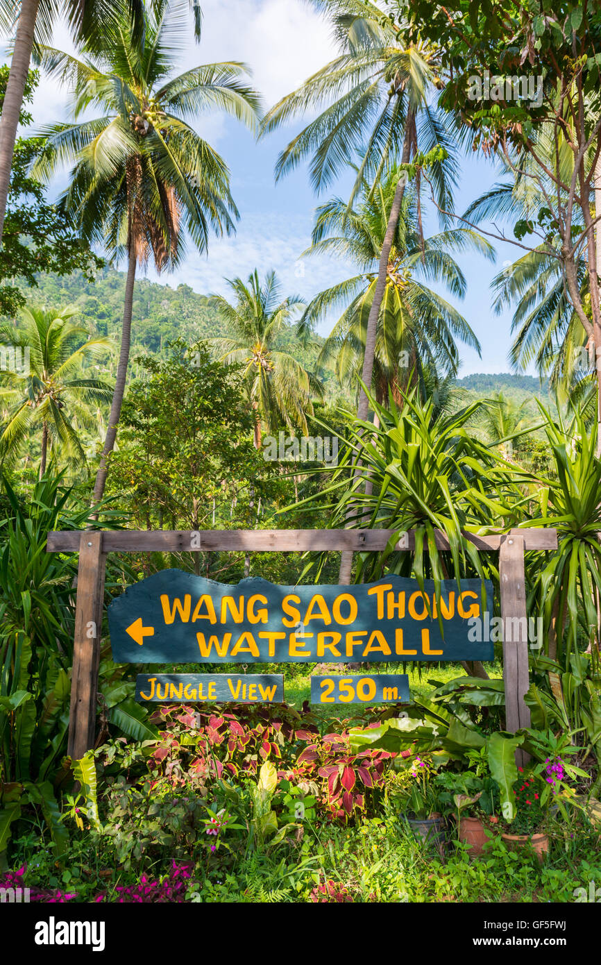 Wang Sao Thong waterfall drainé en été, Koh Samui, Thaïlande Banque D'Images