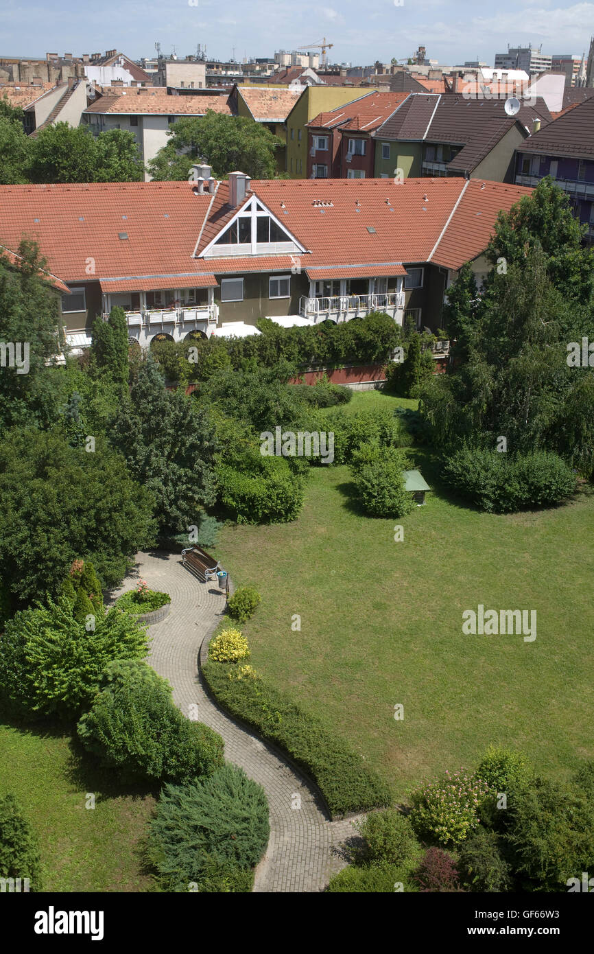 Faible niveau de bloc appartement et parc privé en vu de IX district hotel Leonardo Banque D'Images