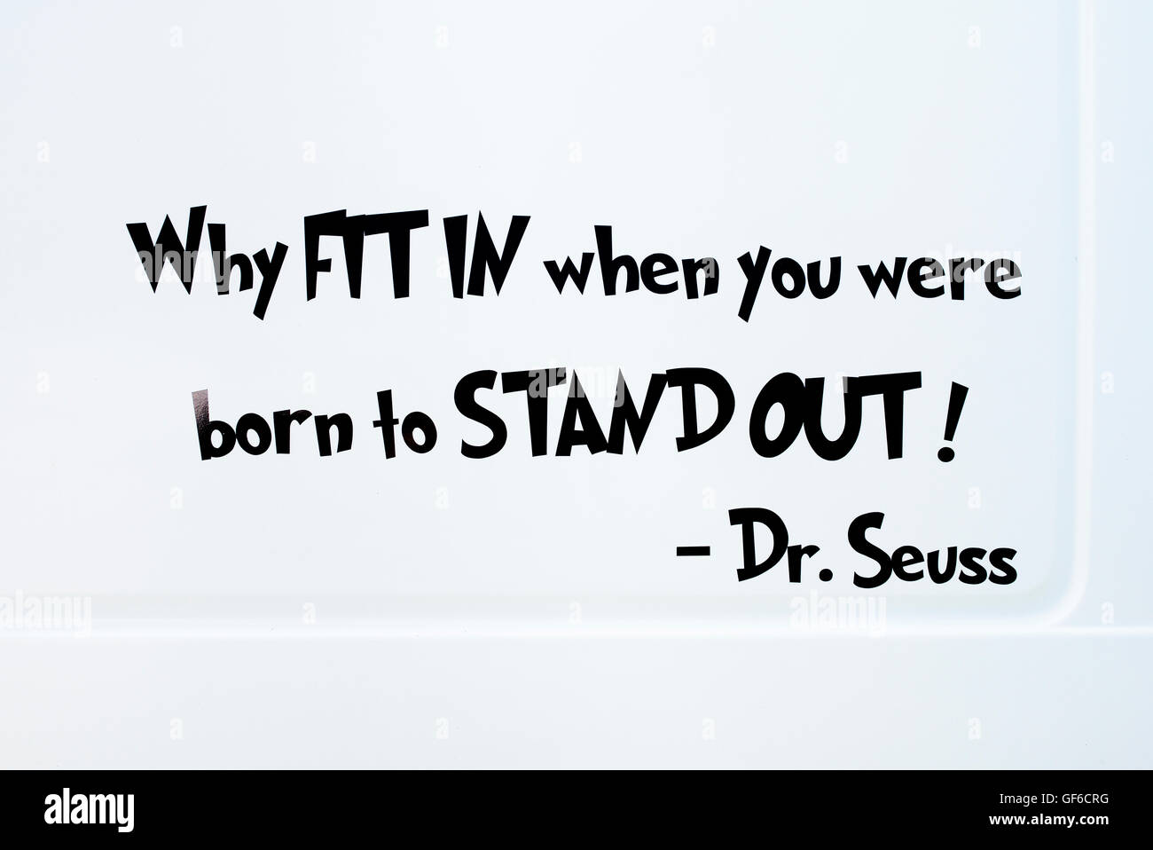 Pourquoi mettre en place lorsque vous êtes né pour se tenir dehors, Dr Seuss sticker sur une vw van Banque D'Images