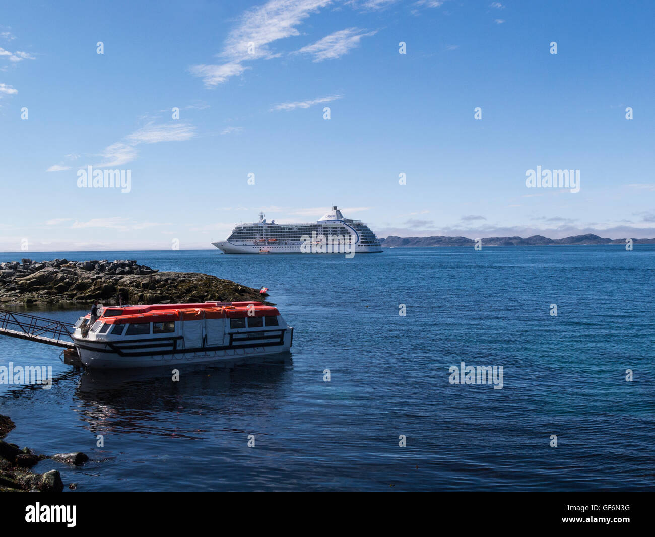 Engins de débarquement d'offres Regent 7 Seas Voyager bateau de croisière Nuuk Groenland du vieux quartier colonial au centre culturel le plus important du pays Banque D'Images