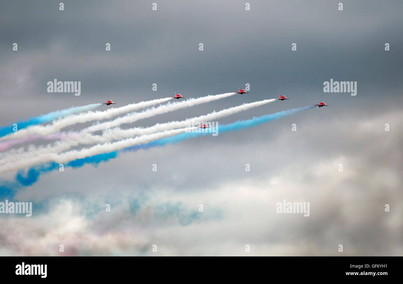 Les flèches rouges Aerobatic Team de la RAF à l'air de 2016 Bray. L'Irlande Banque D'Images