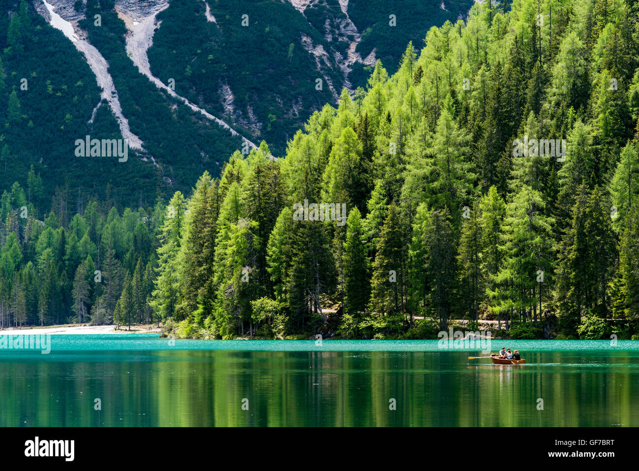 Le Lac de braies ou Pragser Wildsee, Tyrol du Sud, Italie Banque D'Images