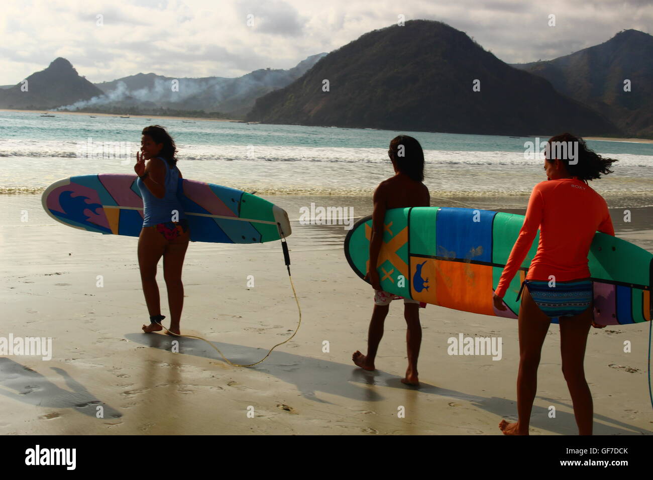 Surf Indonésie Banque D'Images