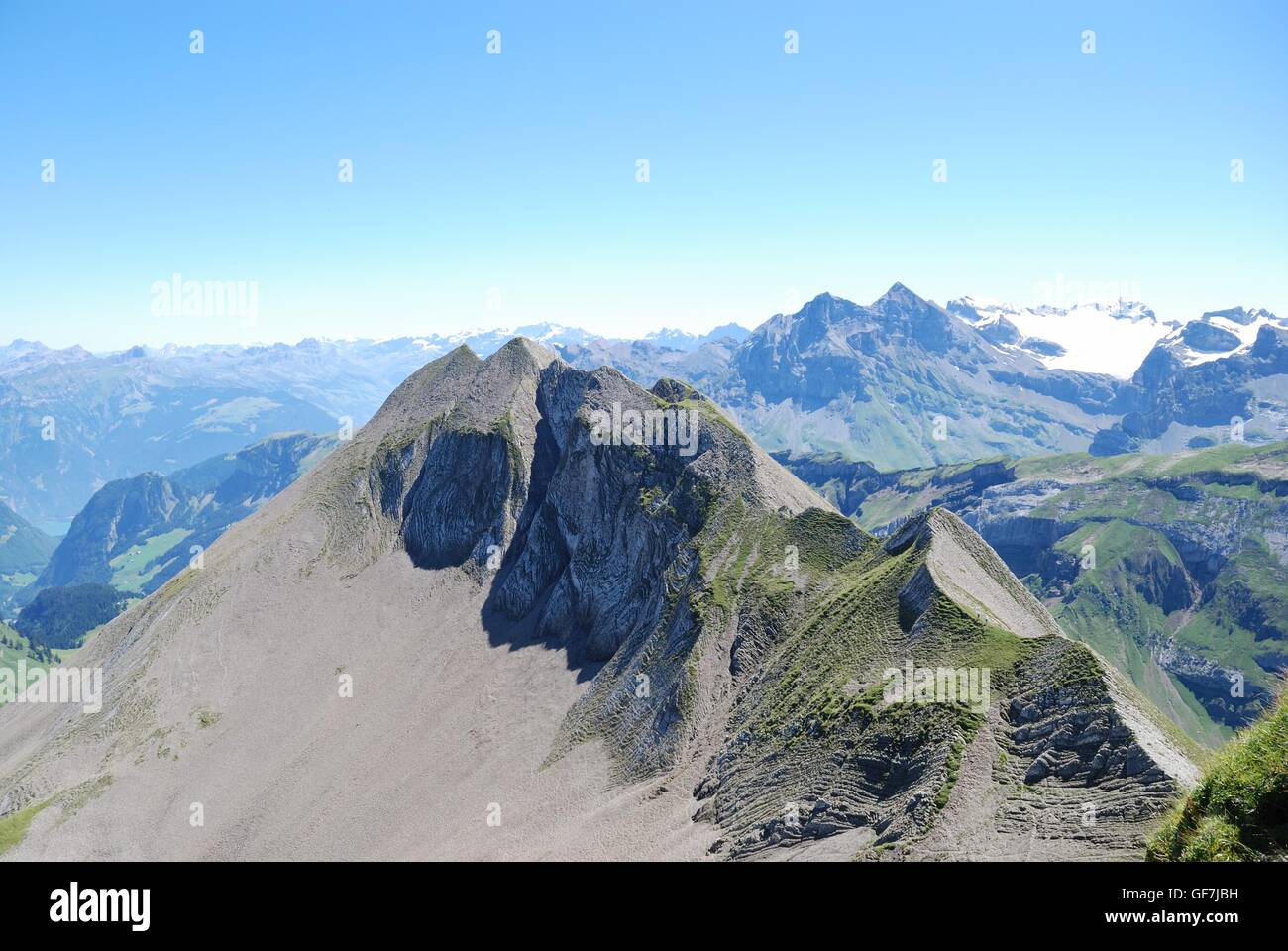 Alpes Suisses, falaise, les talus, éboulis, panorama, vue panoramique, randonnée, Trail, la neige, la montagne, les pics, bleu Banque D'Images