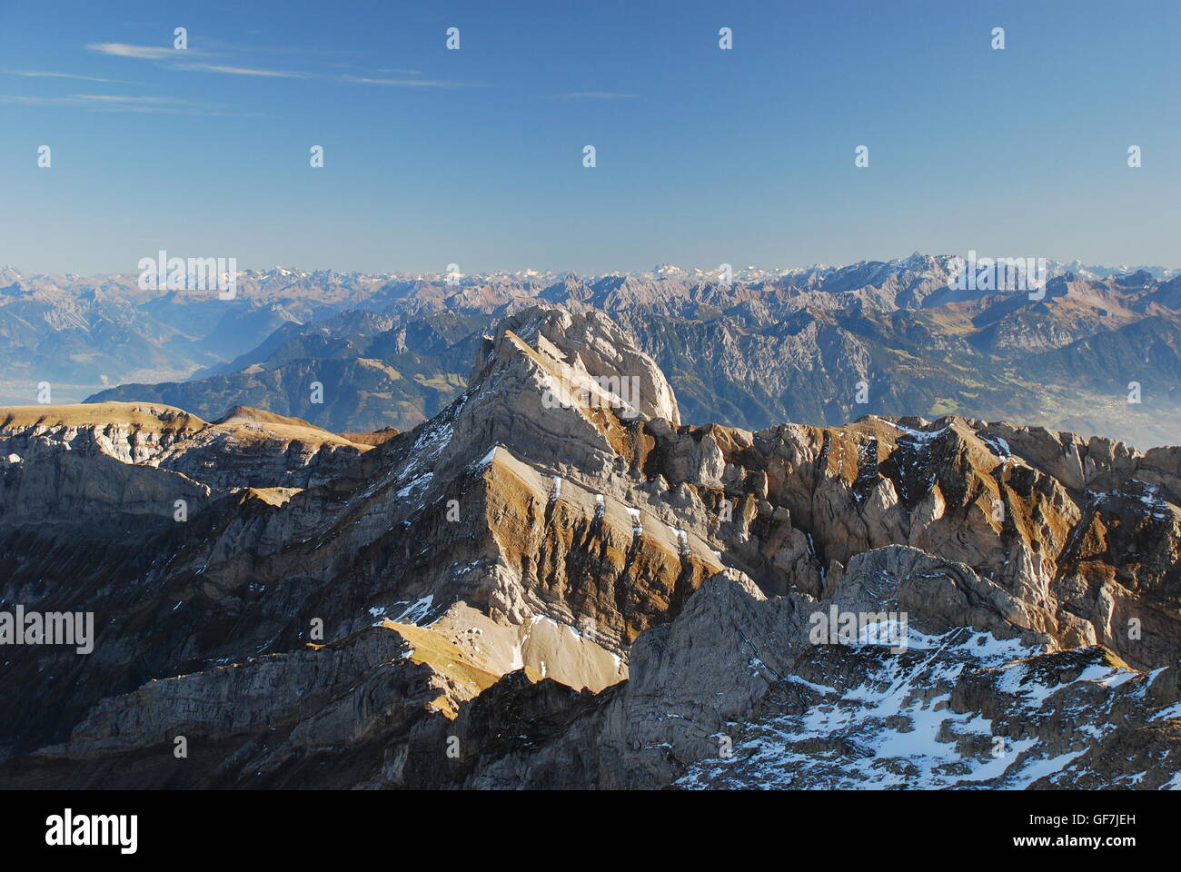 Randonnée, plage, Alpes Suisses, panorama, vue panoramique, vista, neige, green, rock, falaises, ciel bleu Banque D'Images