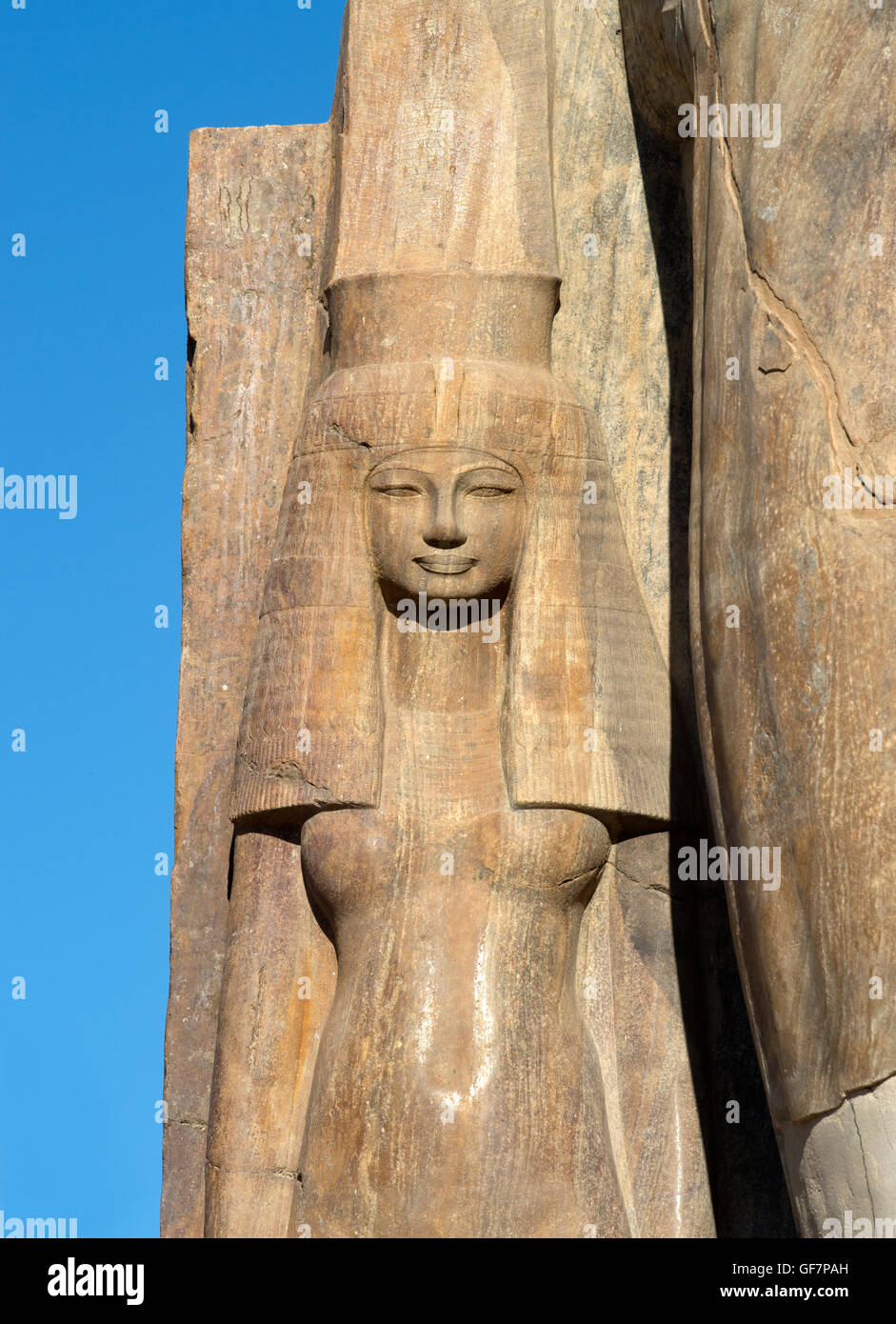 Statue de quartzite de Tiye Teye ou épouse du pharaon Aménophis III, XVIII° dyn. récemment découvert à Kom El Hetan, Louxor. Banque D'Images