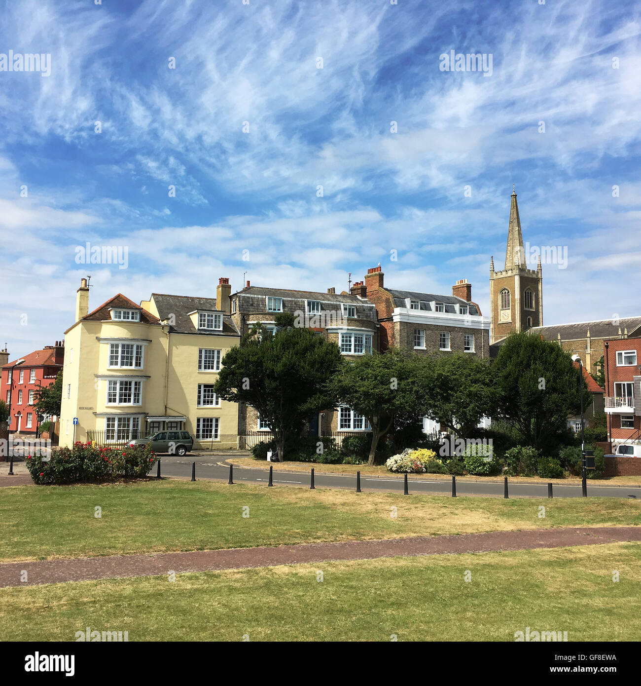 Harwich Essex Architecture et Bâtiments Église Saint-Nicolas Vue depuis l'Esplanade Green Banque D'Images