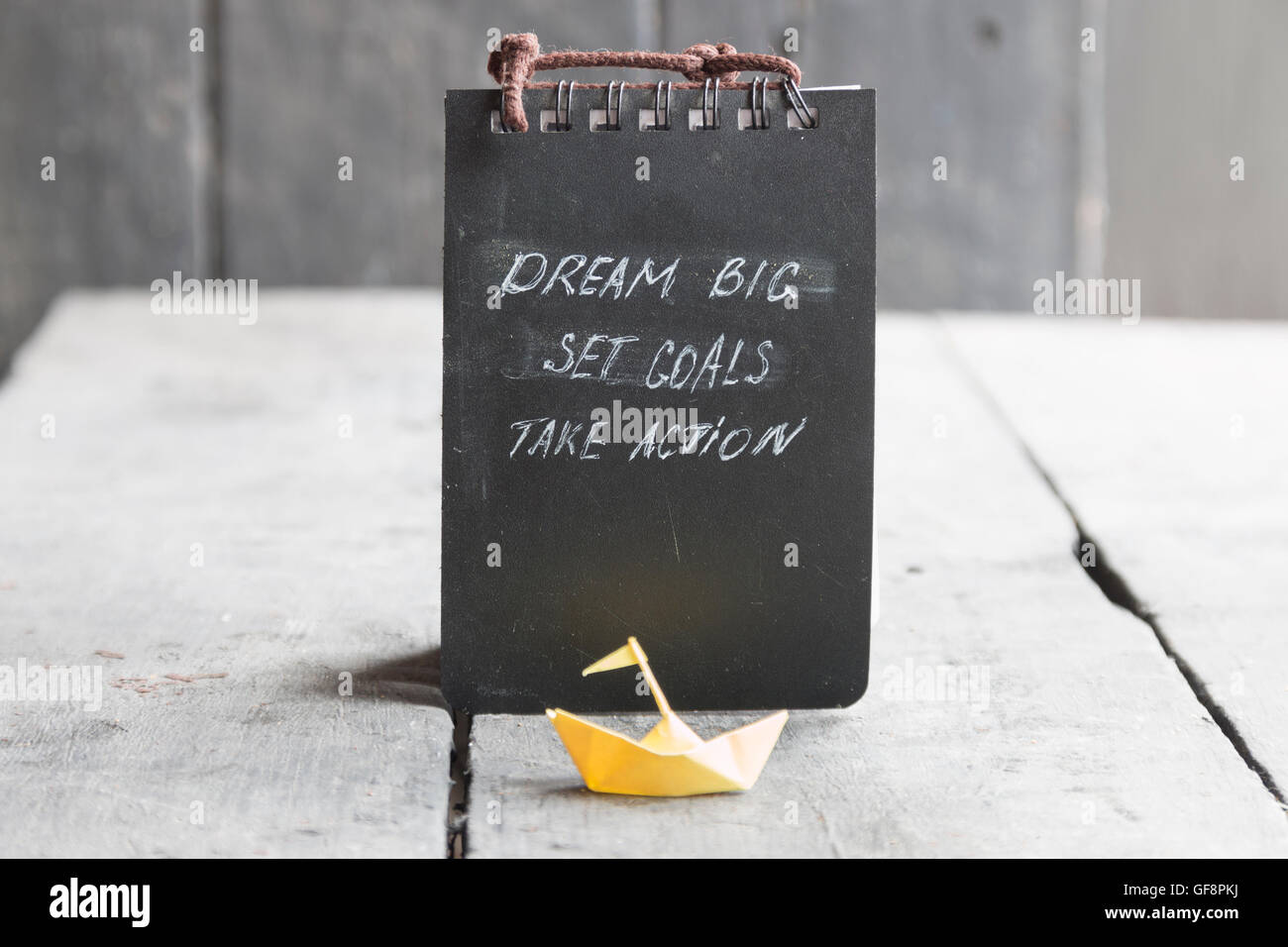 Rêver grand - l'objectif défini, - passer à l'action, l'écriture sur le couvercle de l'ordinateur portable Banque D'Images