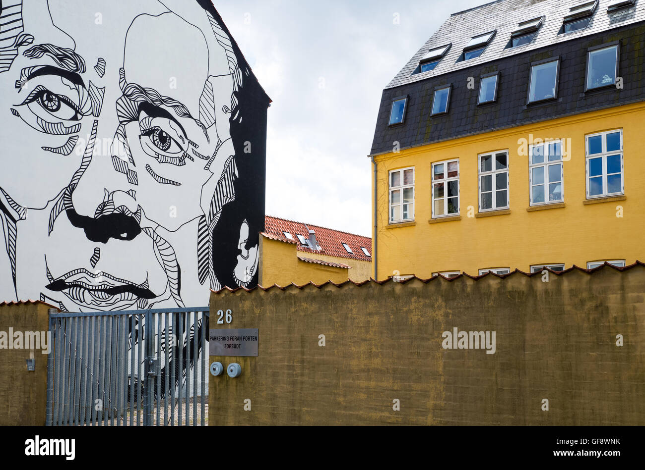 Odense, Danemark - 21 juillet 2015 : Une peinture murale dans le vieux centre-ville Banque D'Images