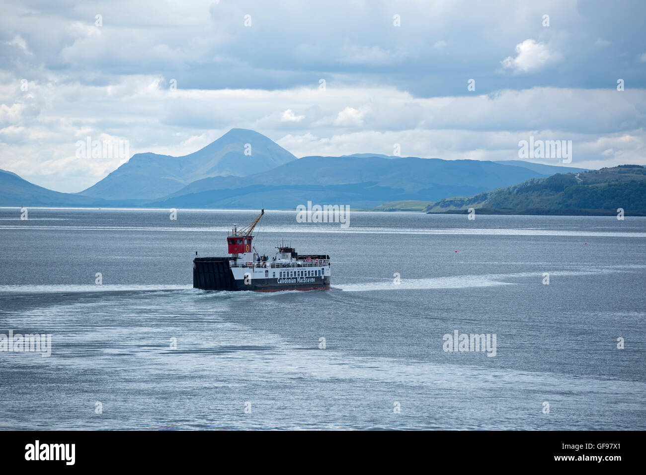 Caledonian MacBrayne voiture passagers MV 'Loch Linnhe' naviguant entre Tobermory et Seminaire Interreg Juin 2010/1 sur Mull SCO 10 997. Banque D'Images