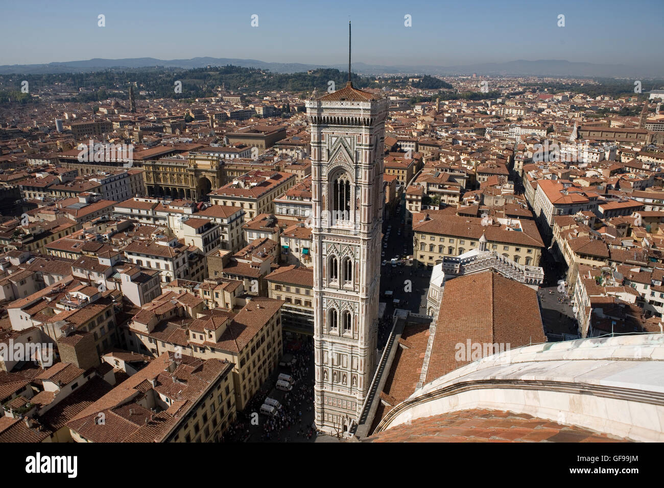 Le Campanile de Giotto vu de la Coupole du Duomo, Florence, Toscane, Italie Banque D'Images