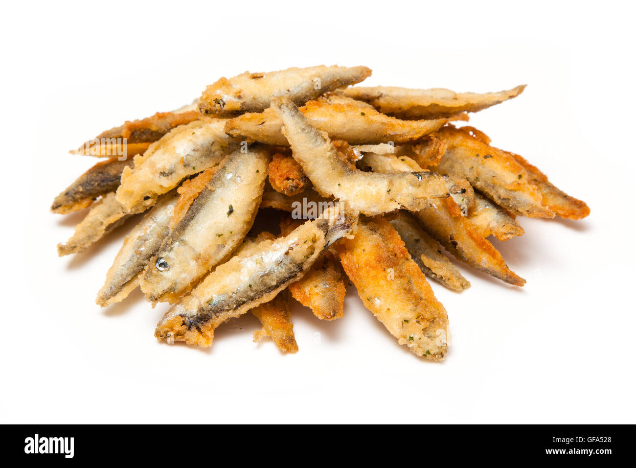 Anchois friture battues (Sprattus sprattus) isolated on a white background studio. Banque D'Images