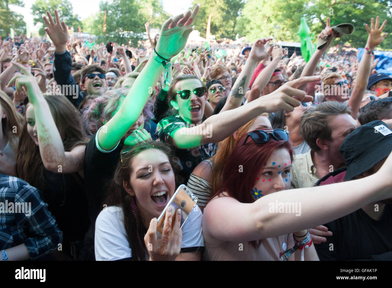 Lowther Deer Park, Lake District, UK. 30 juillet, 2016. Kendal appelant Music Festival, Cumbria, 29h Juillet 2016, le poisson-chat et l'Bottlemen effectuer sur la scène principale. WittWooPhoto:Crédit/Alamy Live News Banque D'Images