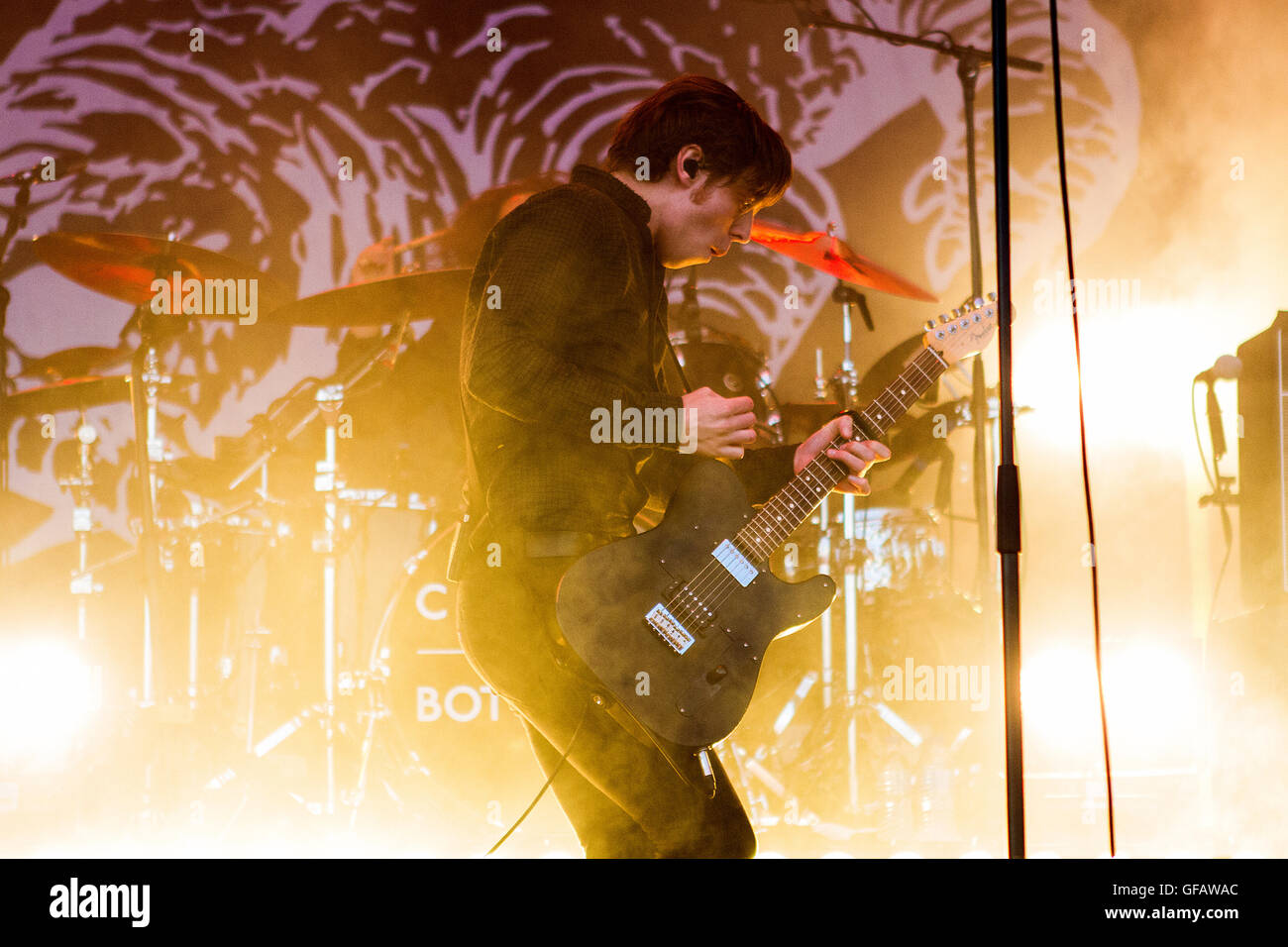 Chanteur Van McCann, le poisson-chat et l'Bottlemen effectuer au Festival, Y'a pas Pikehall, Derbyshire, Royaume-Uni Le samedi 30 juillet 2016. Crédit : Alex Williams/Alamy Live News Banque D'Images