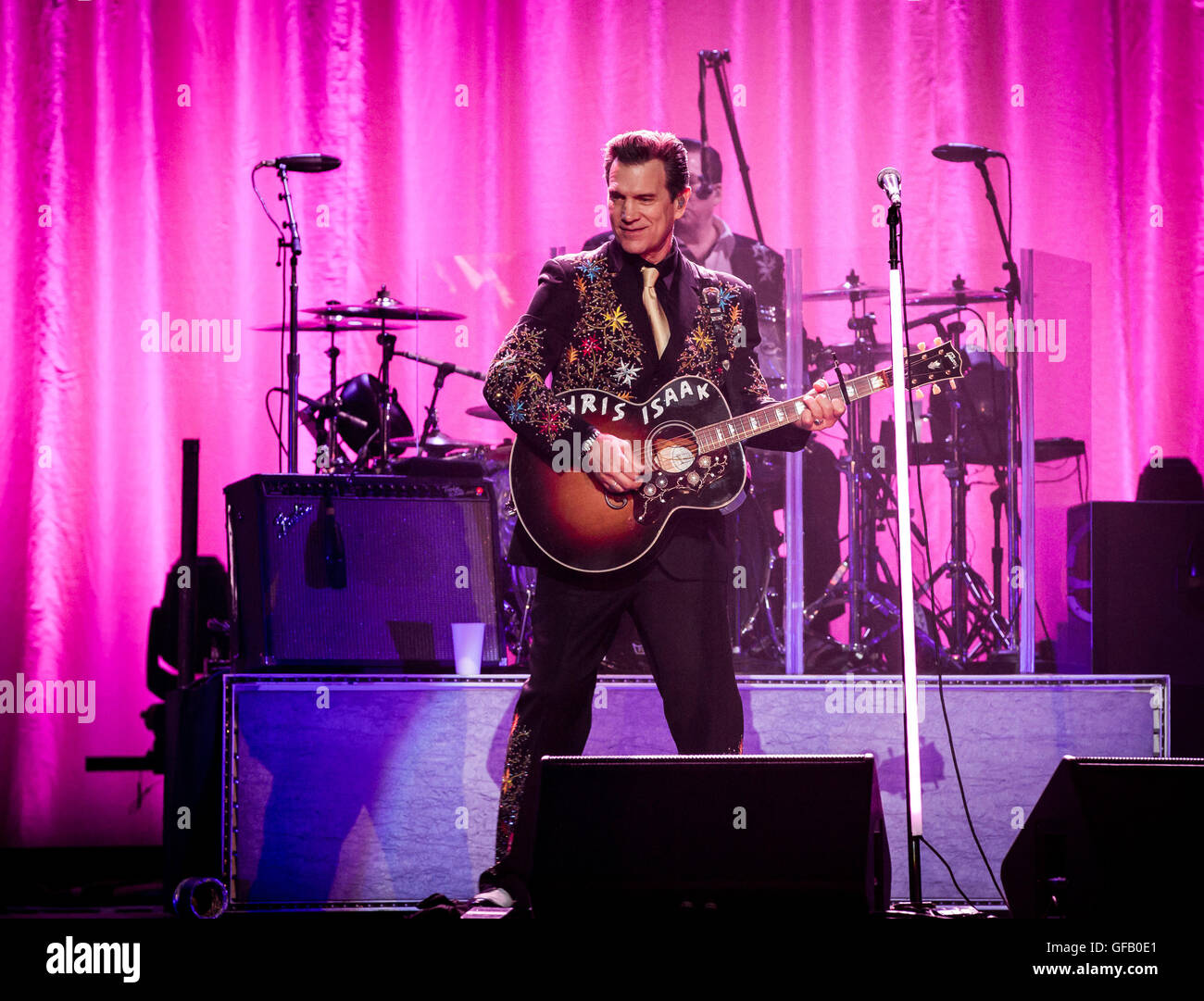 Las Vegas, Nevada, USA. 30 juillet, 2016. Chris Isaak effectue au niveau de l'articulation du Hard Rock Hotel & Casino à Las Vegas, NV le 30 juillet 2016. Crédit : Erik Kabik Photographie/ MediaPunch Banque D'Images