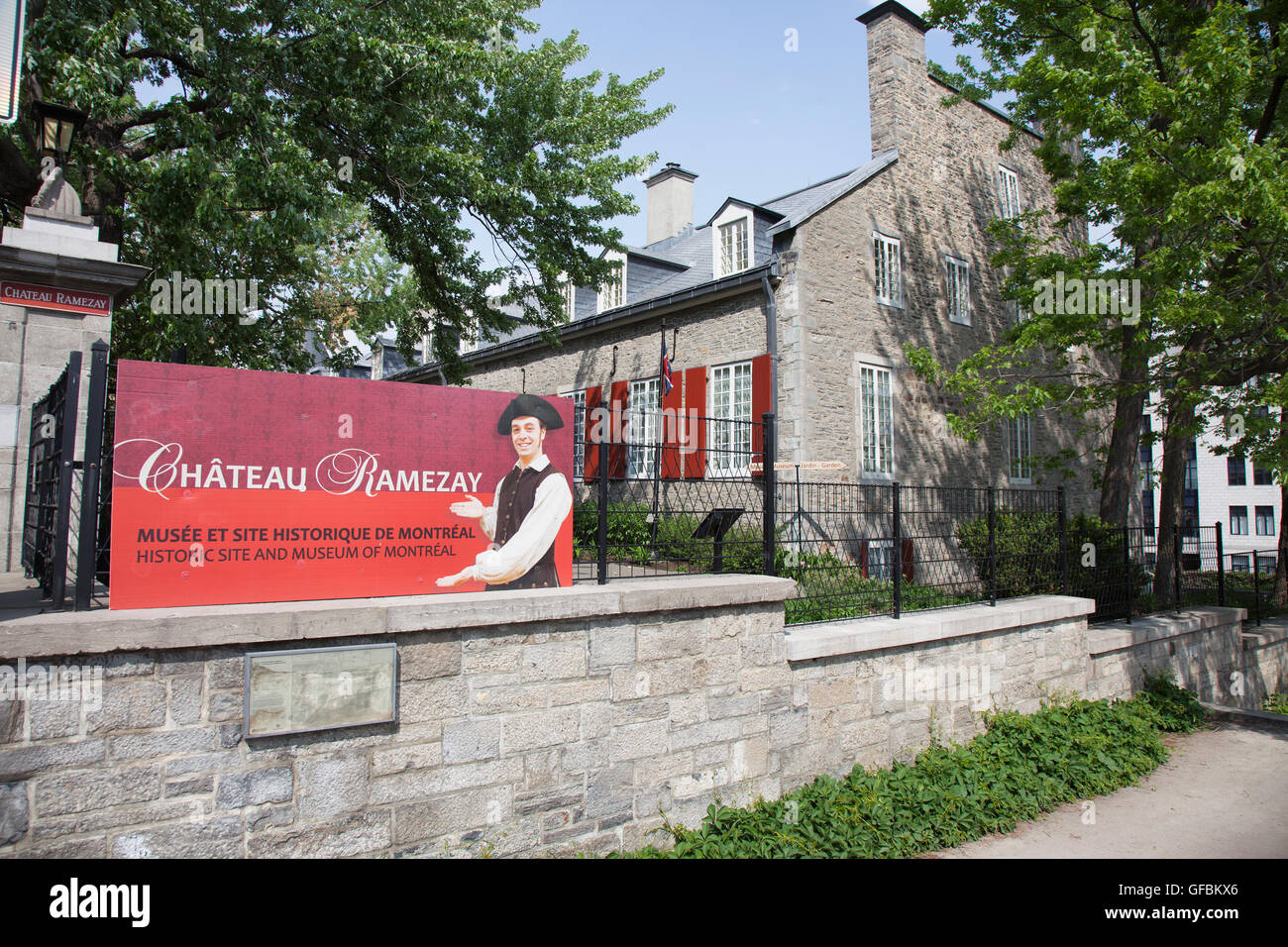 Montréal - le 27 mai 2016 : Le Château Ramezay est un musée et monument historique sur la rue Notre-Dame dans le Vieux Montréal, en face de Mo Banque D'Images