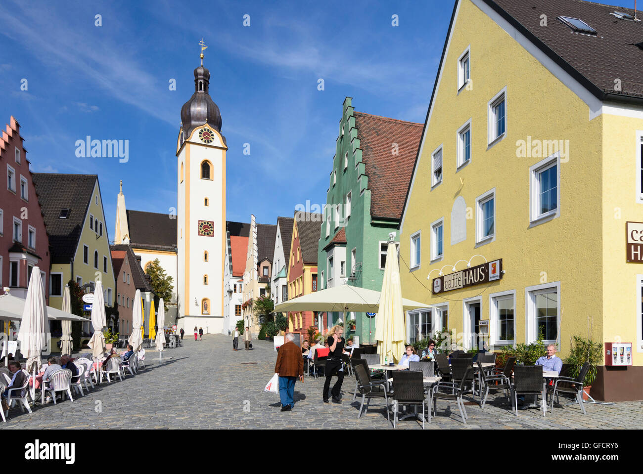 Schwandorf : la place du marché, avec la tour de l'église St Jacob, Allemagne, Bavière, Bayern, Oberpfalz, Haut-Palatinat Banque D'Images