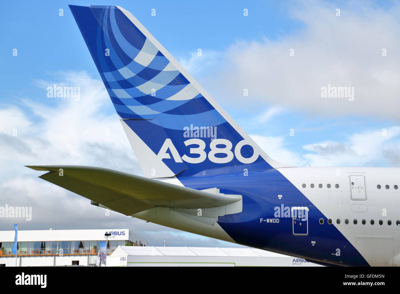 L'Airbus A380 F-WWDD affiche sa maniabilité impressionnante au Farnborough Airshow Banque D'Images