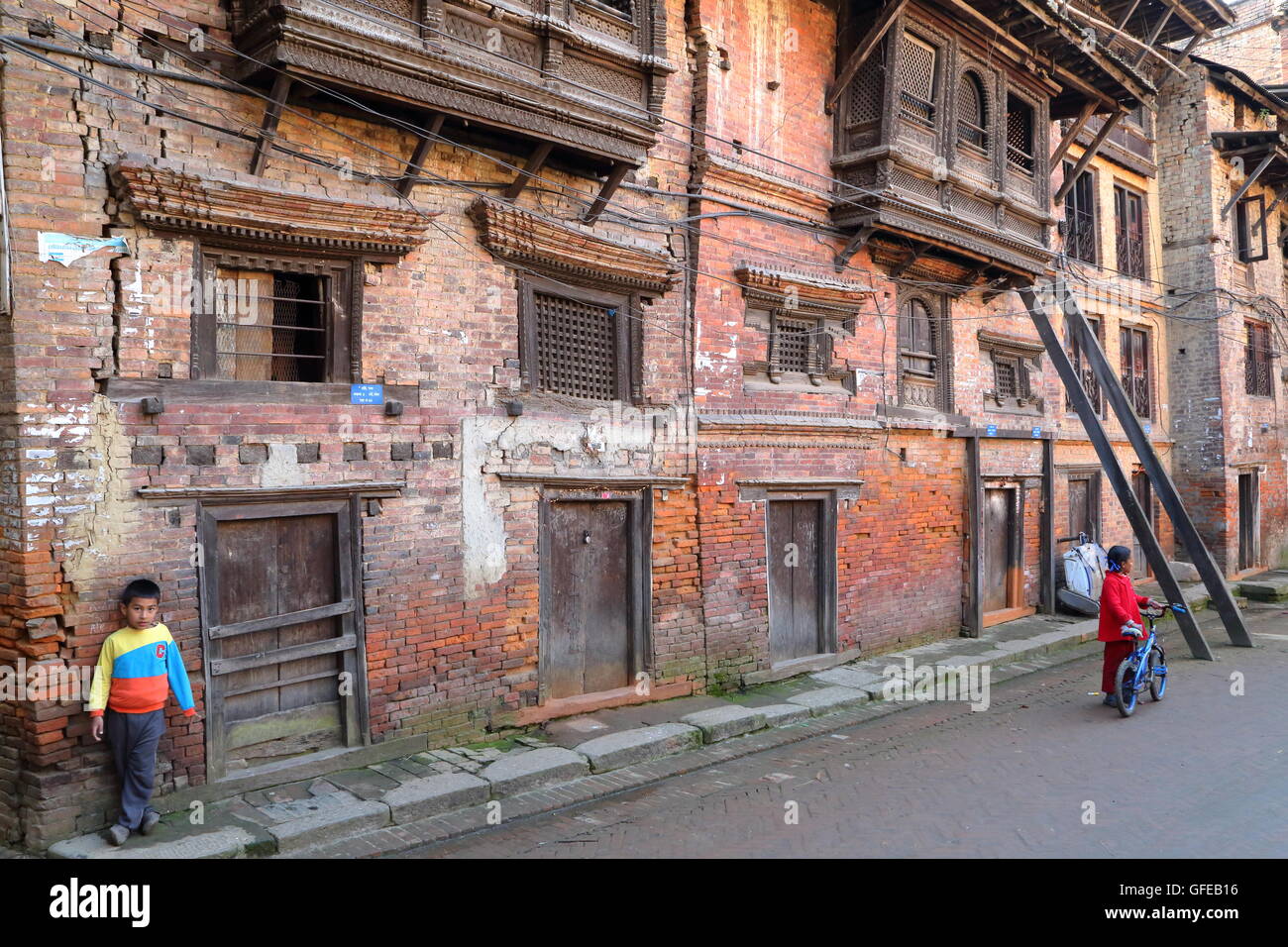 Façade de maison traditionnelle dans la région de Bhaktapur, Népal Banque D'Images