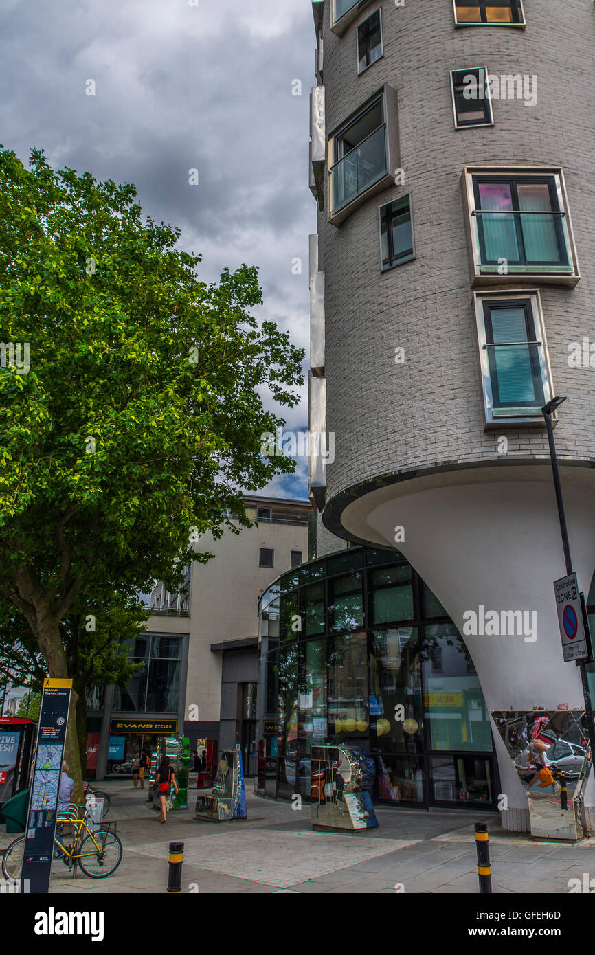 Mary Seacole House, Clapham High Street, un monument £80m l'utilisation de mélanges pour la régénération et de la bibliothèque du centre de santé. Banque D'Images