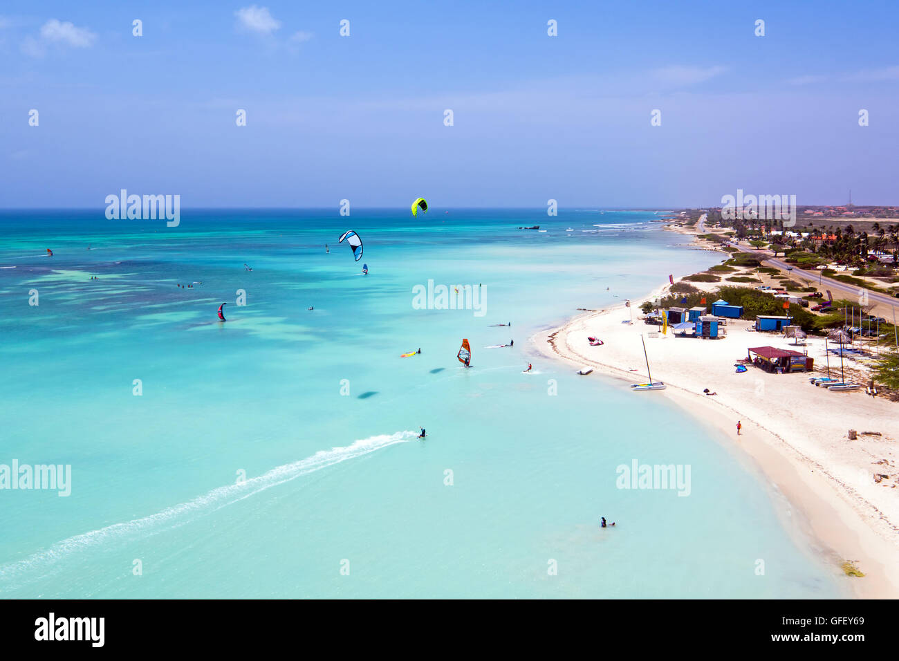 Antenne de kite surf sur l'île d'Aruba dans la mer des Caraïbes Banque D'Images