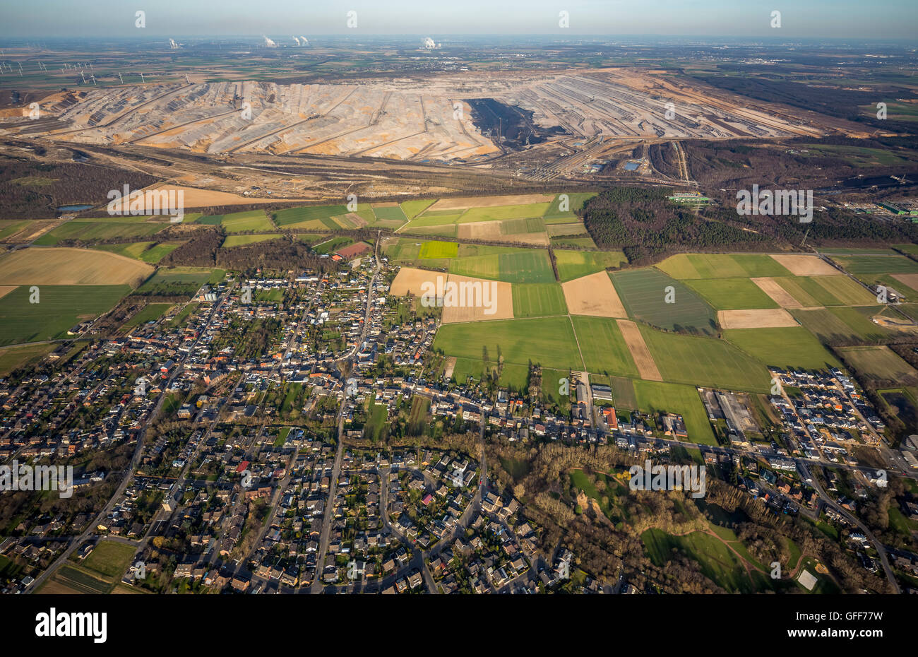 Vue aérienne, l'exploitation à ciel ouvert de lignite Niederzier, ciel bleu, Rhénanie, Rhénanie du Nord-Westphalie, Allemagne, Europe, vue aérienne, les oiseaux-lunettes Banque D'Images