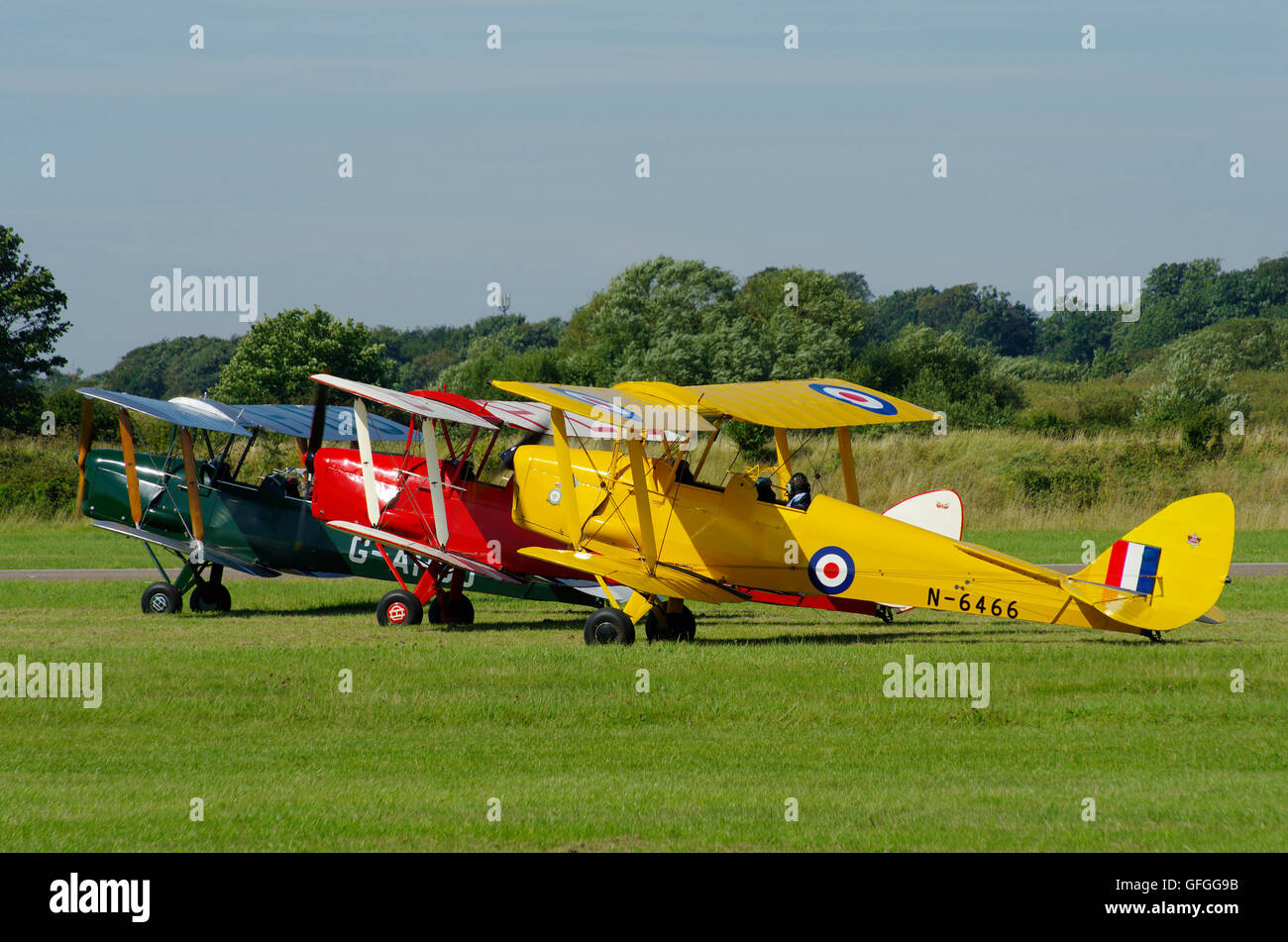 De Havilland DH82A Tiger Moths décollage à Shoreham, Banque D'Images