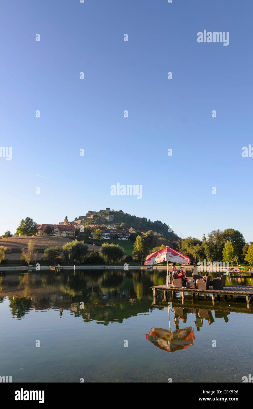 Riegersburg : lac, ville, château de Riegersburg, Autriche, Styrie, Carinthie, Steirisches - Thermenland Steiermark de est Banque D'Images