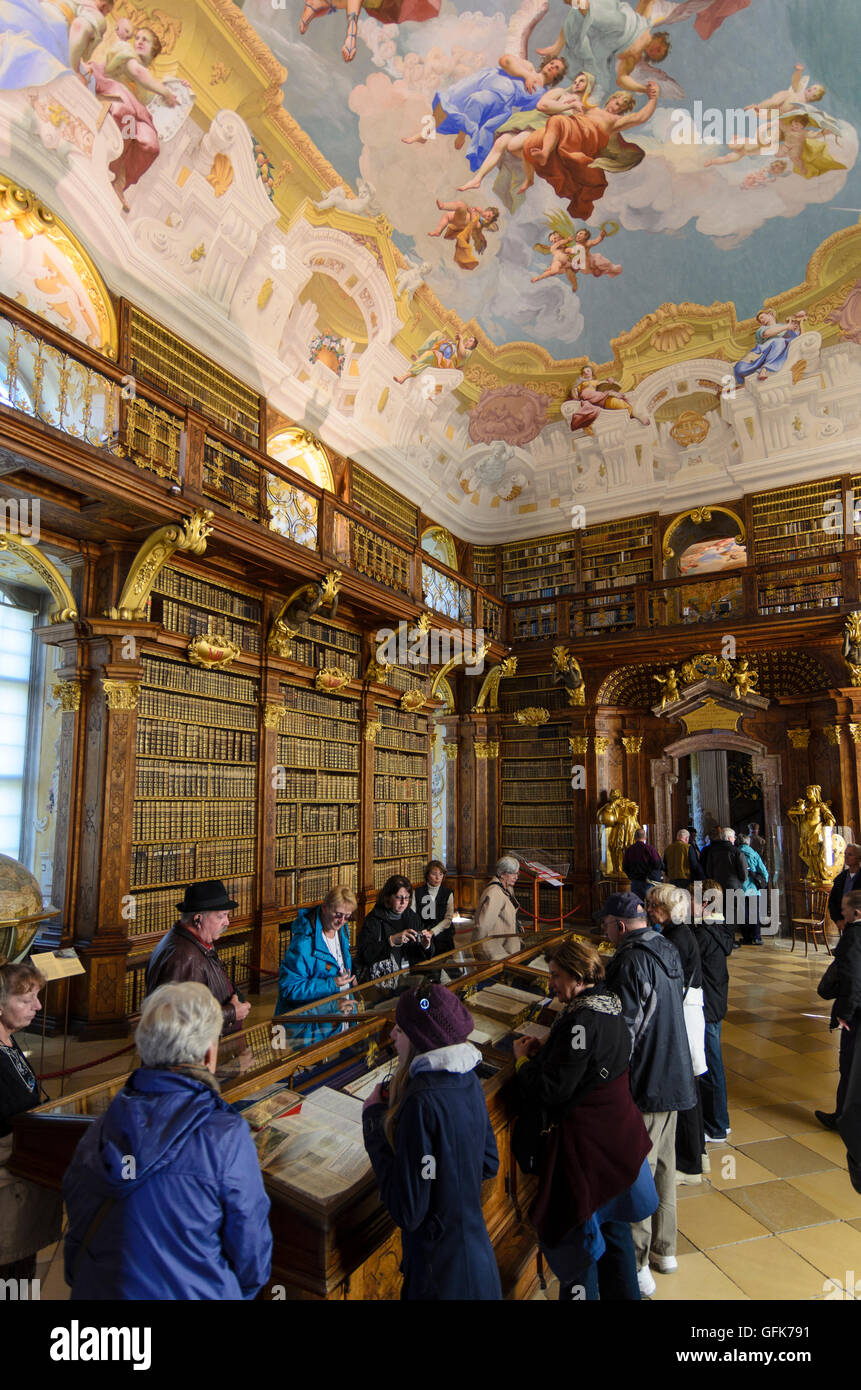 Abbaye de Melk Melk : : bibliothèque du monastère avec fresque au plafond par Paul Troger, Autriche, Niederösterreich, Autriche, Wachau Banque D'Images