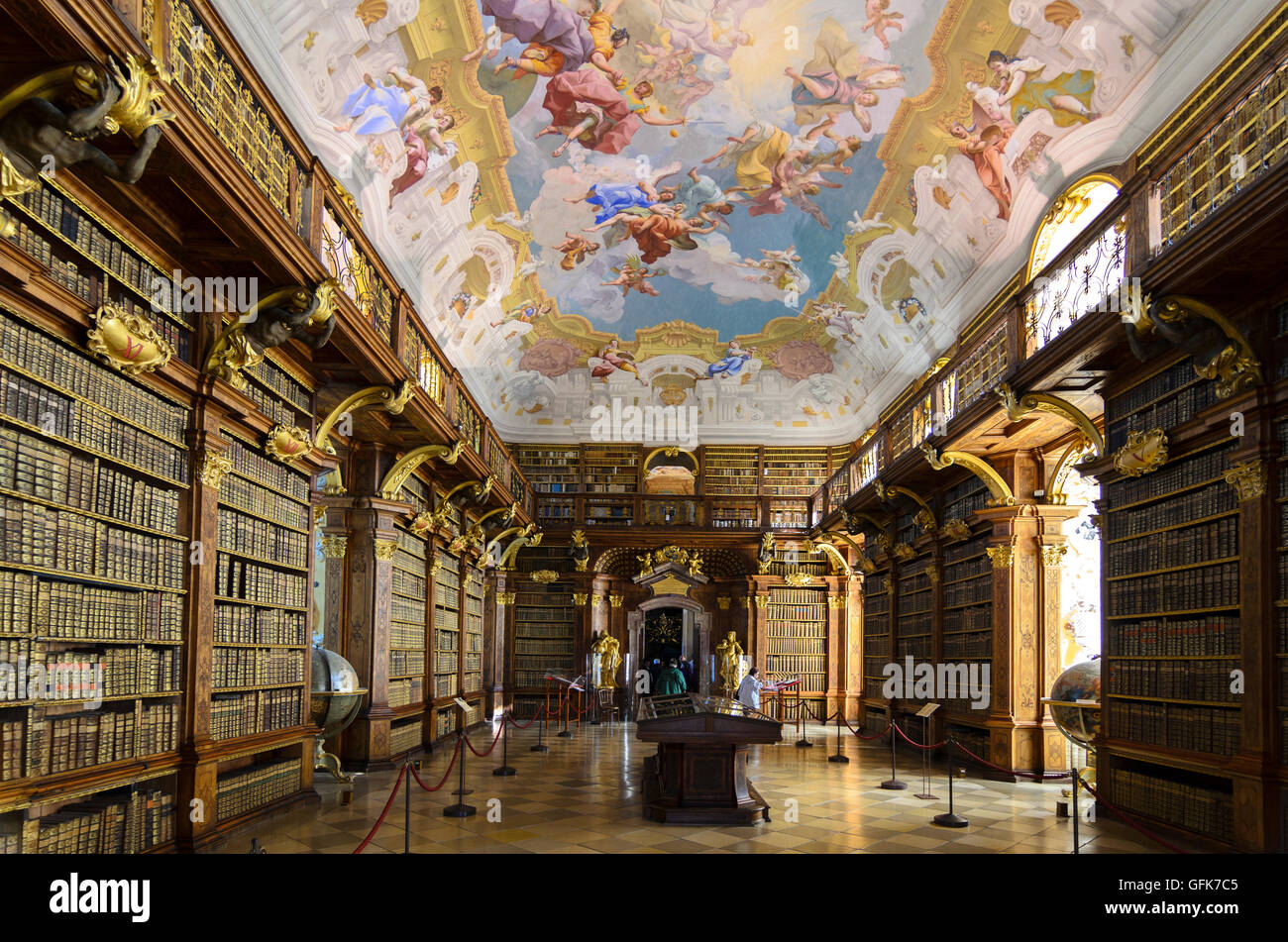 Abbaye de Melk Melk : : bibliothèque du monastère avec fresque au plafond par Paul Troger, Autriche, Niederösterreich, Autriche, Wachau Banque D'Images