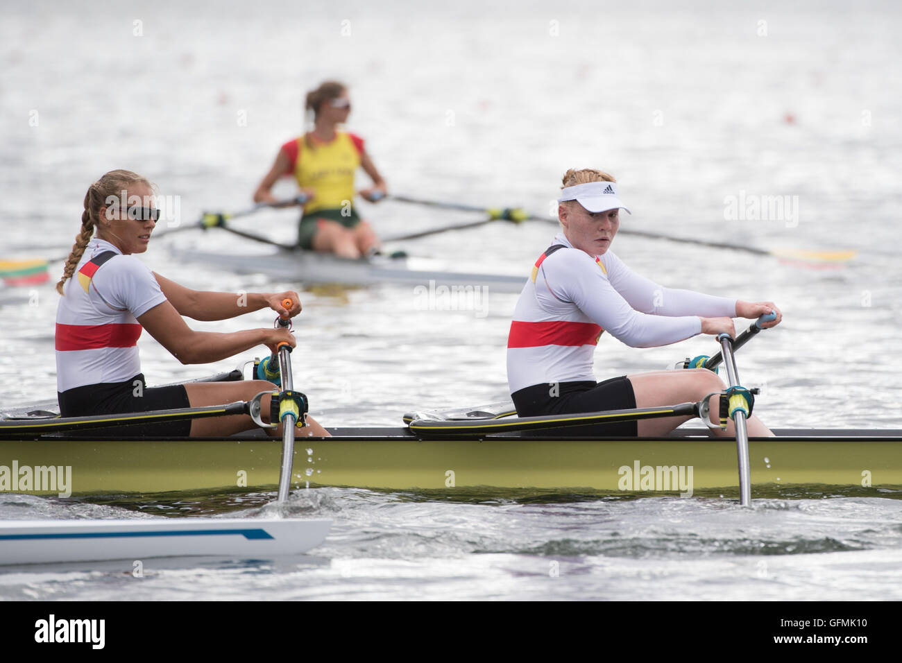 En août. 31 juillet, 2016. Mareike Adams (R) et de Marie-Catherine Arnold, l'Allemagne, deux de couple Femmes en action au cours de sessions de formation de l'aviron à Lagoa Stadium à Rio de Janeiro, Brésil, le 31 juillet 2016. Les Jeux Olympiques de Rio 2016 se tiendra du 05 au 21 août. Photo : Sebastian Kahnert/dpa/Alamy Live News Banque D'Images