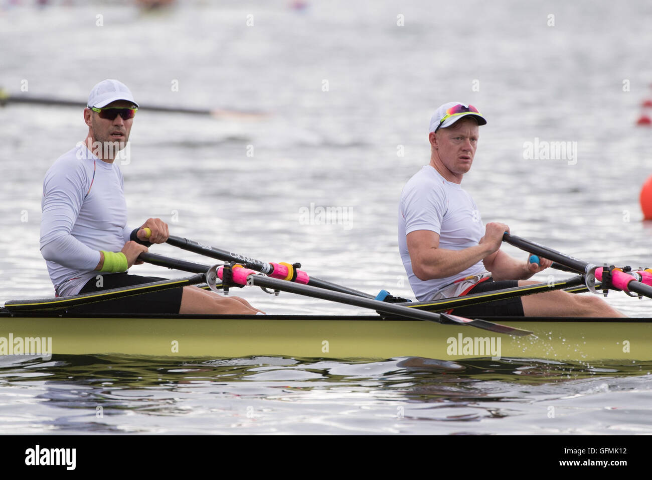 En août. 31 juillet, 2016. Stephan Krueger (R) et Marcel Hacker de l'Allemagne de l'Hommes Double Sculls en action lors des sessions de formation de l'aviron à Lagoa Stadium à Rio de Janeiro, Brésil, le 31 juillet 2016. Les Jeux Olympiques de Rio 2016 se tiendra du 05 au 21 août. Photo : Sebastian Kahnert/dpa/Alamy Live News Banque D'Images