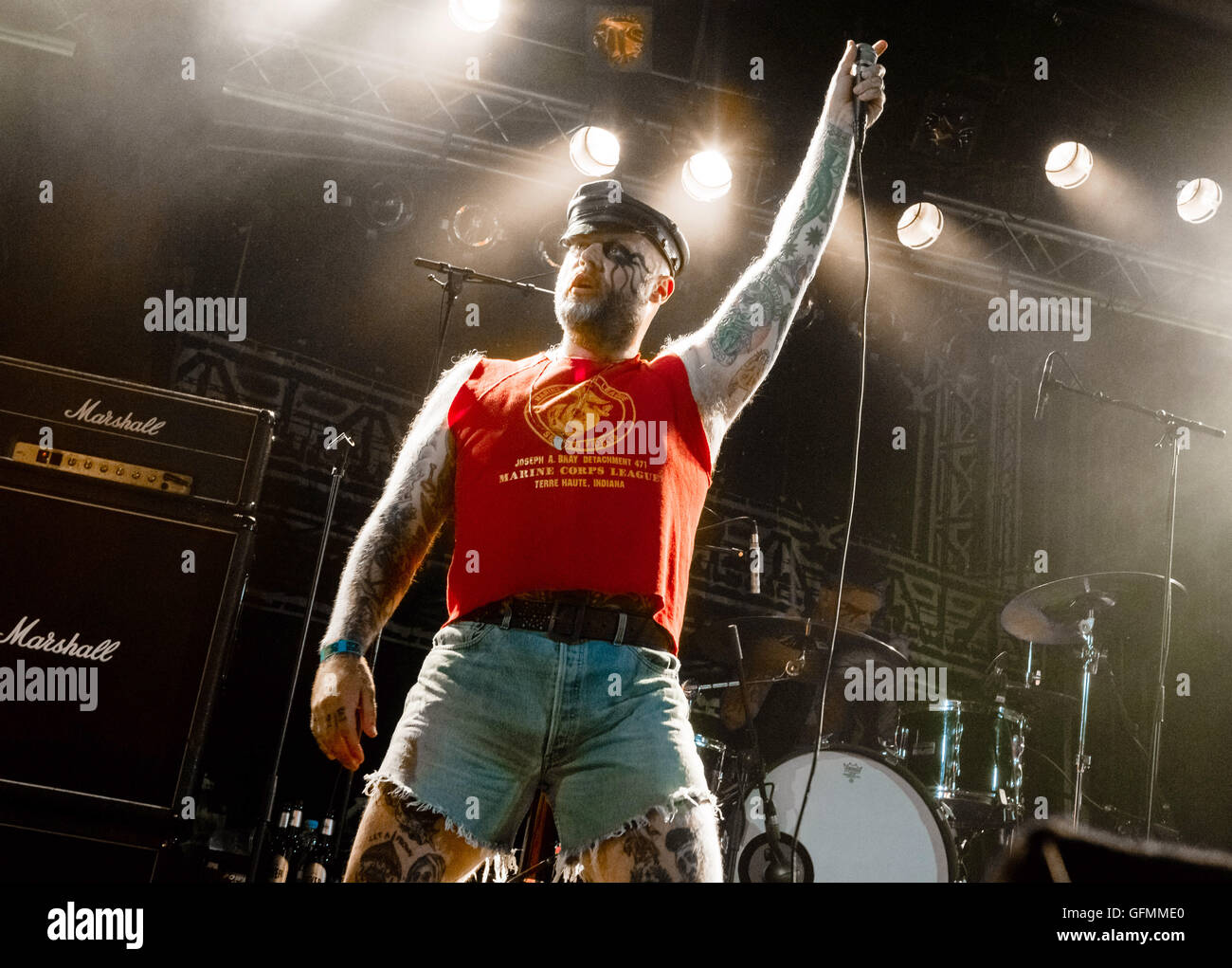 Hambourg, Allemagne. 30 juillet, 2016. Chanteur Tony Sylvester Seltzer de hardrock punk norvégien Turbonegro effectue lors d'un concert à Hambourg, Allemagne, 30 juillet 2016. Photo : Markus Scholz/dpa/Alamy Live News Banque D'Images