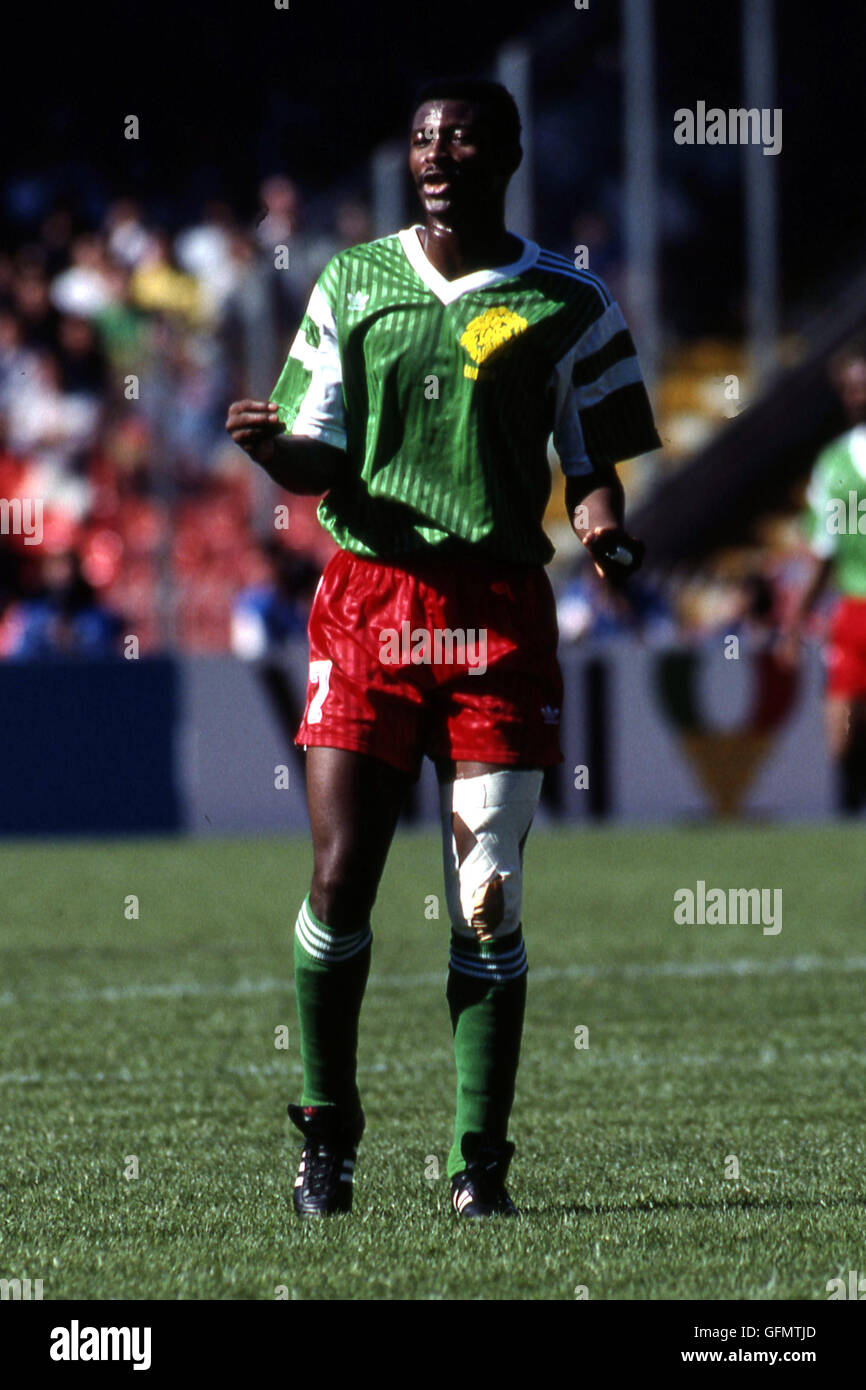 Naples, Italie. 23 Juin, 1990. François Omam-Biyik (CMR) Football/soccer : 1990 FIFA World Cup Italie ronde de 16 match entre le Cameroun 2-1 Colombie au Stadio San Paolo de Naples, Italie . © Juha Tamminen/AFLO/Alamy Live News Banque D'Images