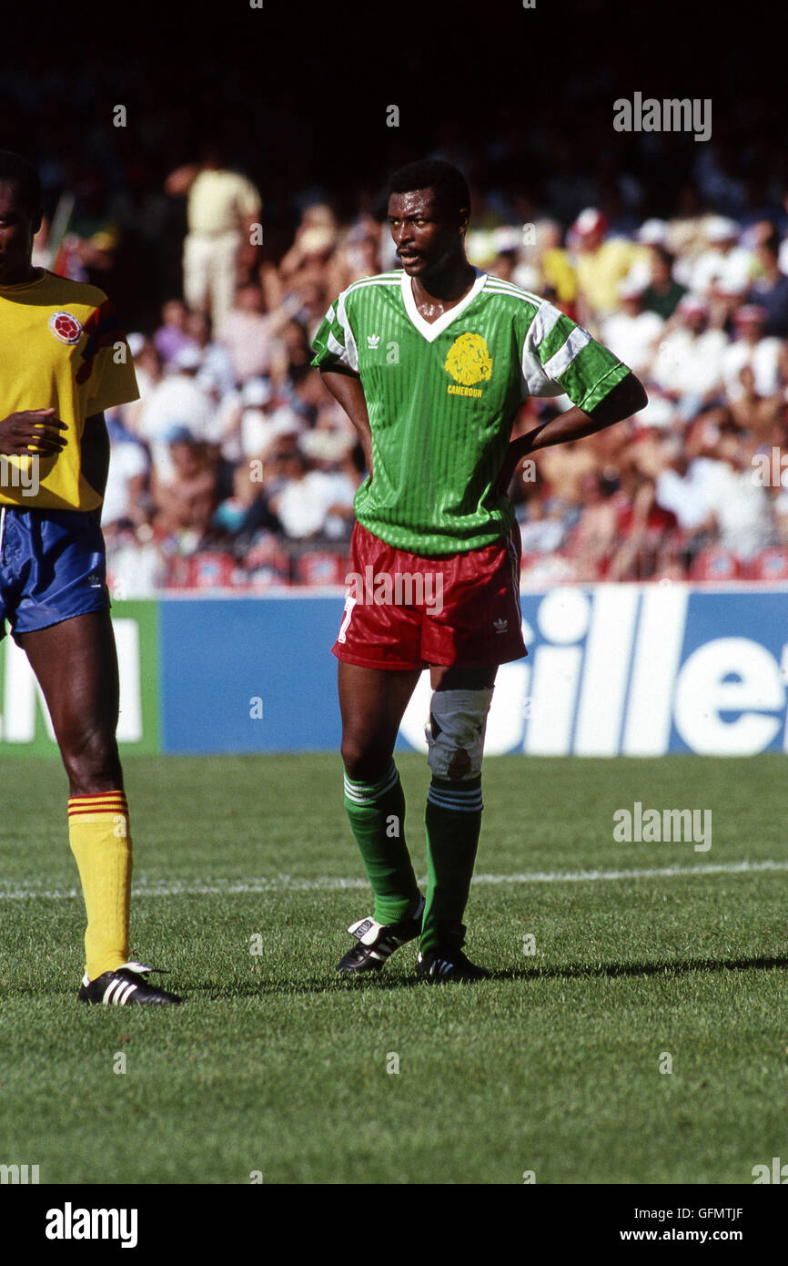 Naples, Italie. 23 Juin, 1990. François Omam-Biyik (CMR) Football/soccer : 1990 FIFA World Cup Italie ronde de 16 match entre le Cameroun 2-1 Colombie au Stadio San Paolo de Naples, Italie . © Juha Tamminen/AFLO/Alamy Live News Banque D'Images
