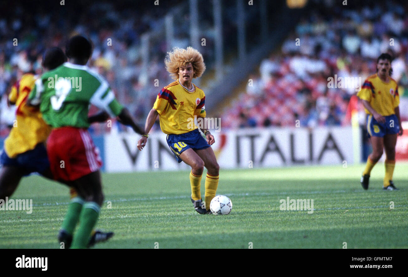 Naples, Italie. 23 Juin, 1990. Carlos Valderrama (COL) Football/soccer : 1990 FIFA World Cup Italie ronde de 16 match entre le Cameroun 2-1 Colombie au Stadio San Paolo de Naples, Italie . © Juha Tamminen/AFLO/Alamy Live News Banque D'Images