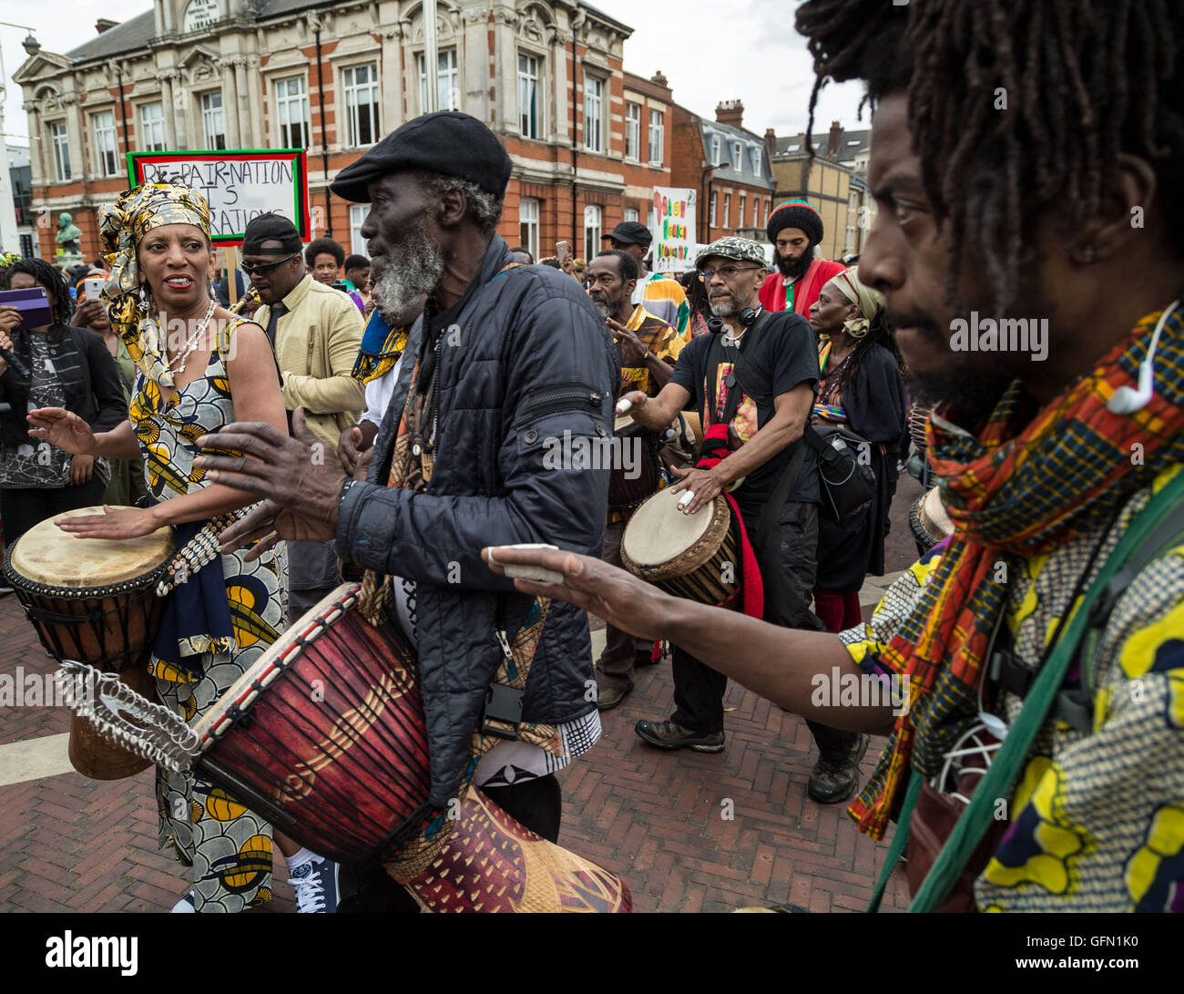 Londres, Royaume-Uni. 1er août 2016. Afrikan annuelle La Journée de l'émancipation des réparations à partir de mars, Brixton Sud London Crédit : Guy Josse/Alamy Live News Banque D'Images