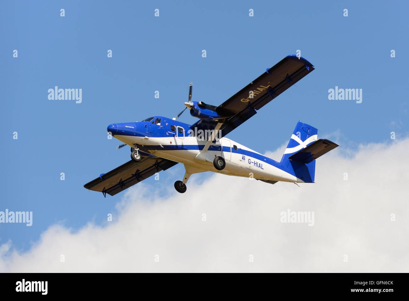 Un Viking Loganair DH-6-400 Twin Otter en approche finale à l'aérodrome à Glasgow, Écosse, Royaume-Uni Banque D'Images