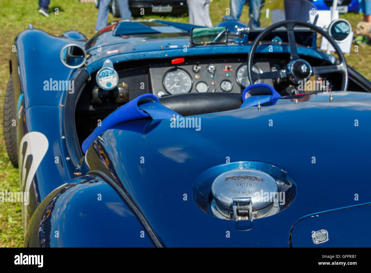Tourné d'une Jaguar XK120 vintage car Banque D'Images