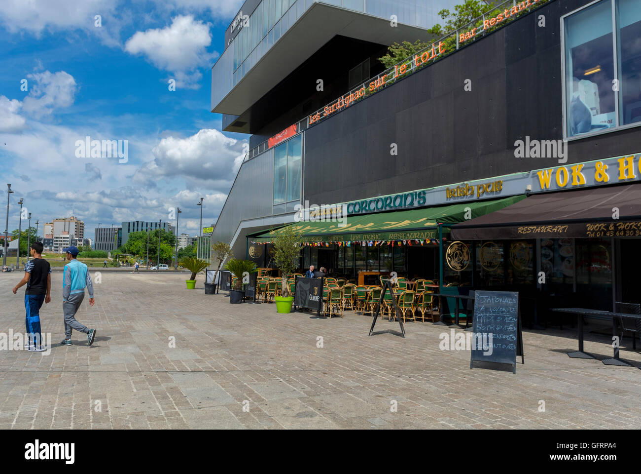 Paris, France, banlieues, scènes de rue, Architecture moderne, Restaurant français, porte des Lilas, Seine Saint Denis, quartier de banlieue Banque D'Images